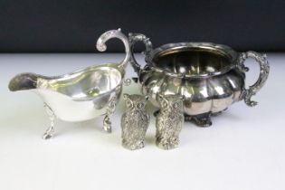 A small group of mixed silver plate to include a large twin handled sugar bowl, cream jug and a salt