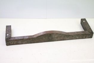 Edwardian Arts & Crafts beaten copper fireplace fender with applied details, approx 107cm wide