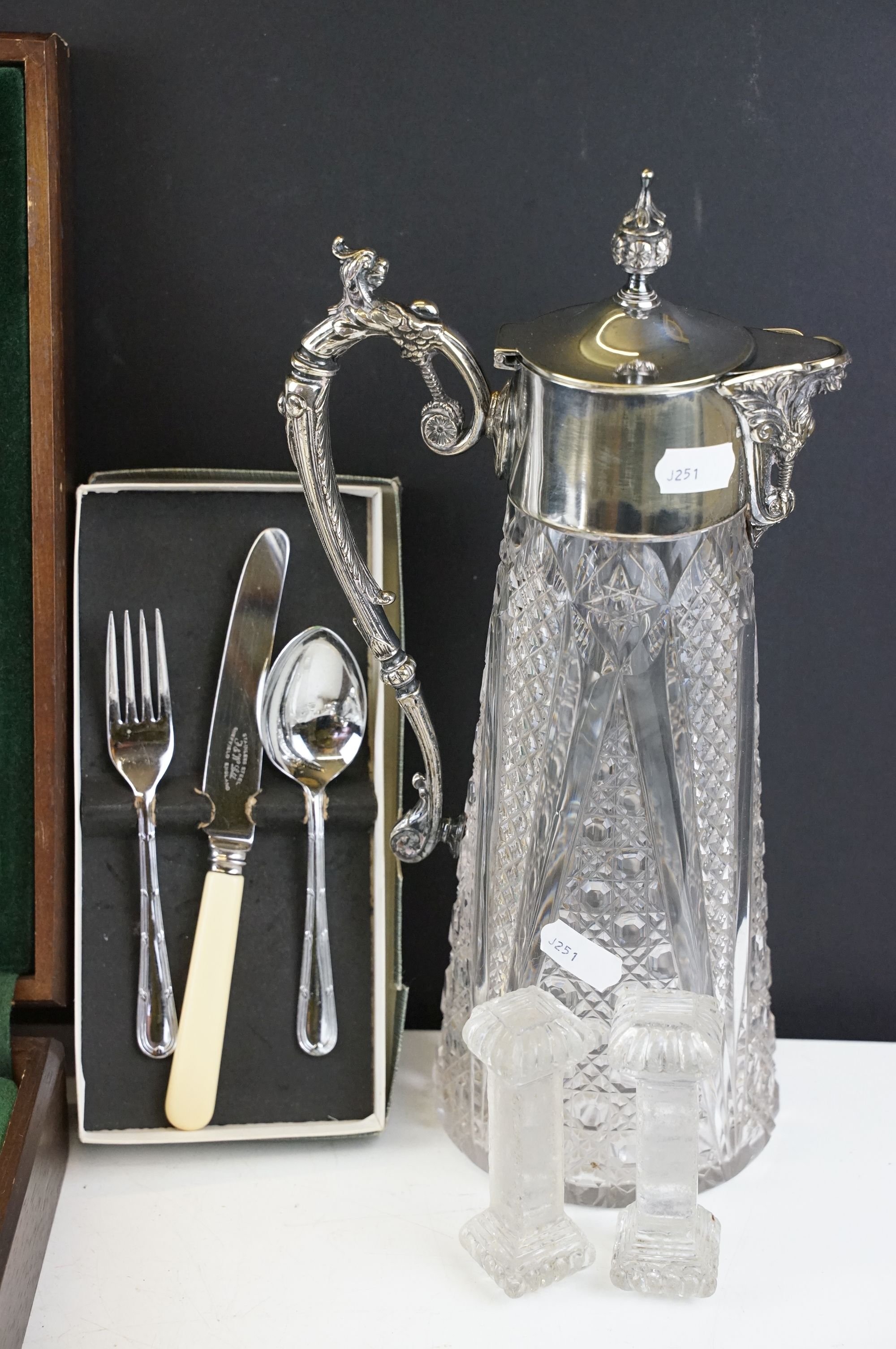 A canteen of silver plated cutlery within original packaging, together with a quantity of mixed... - Image 11 of 12