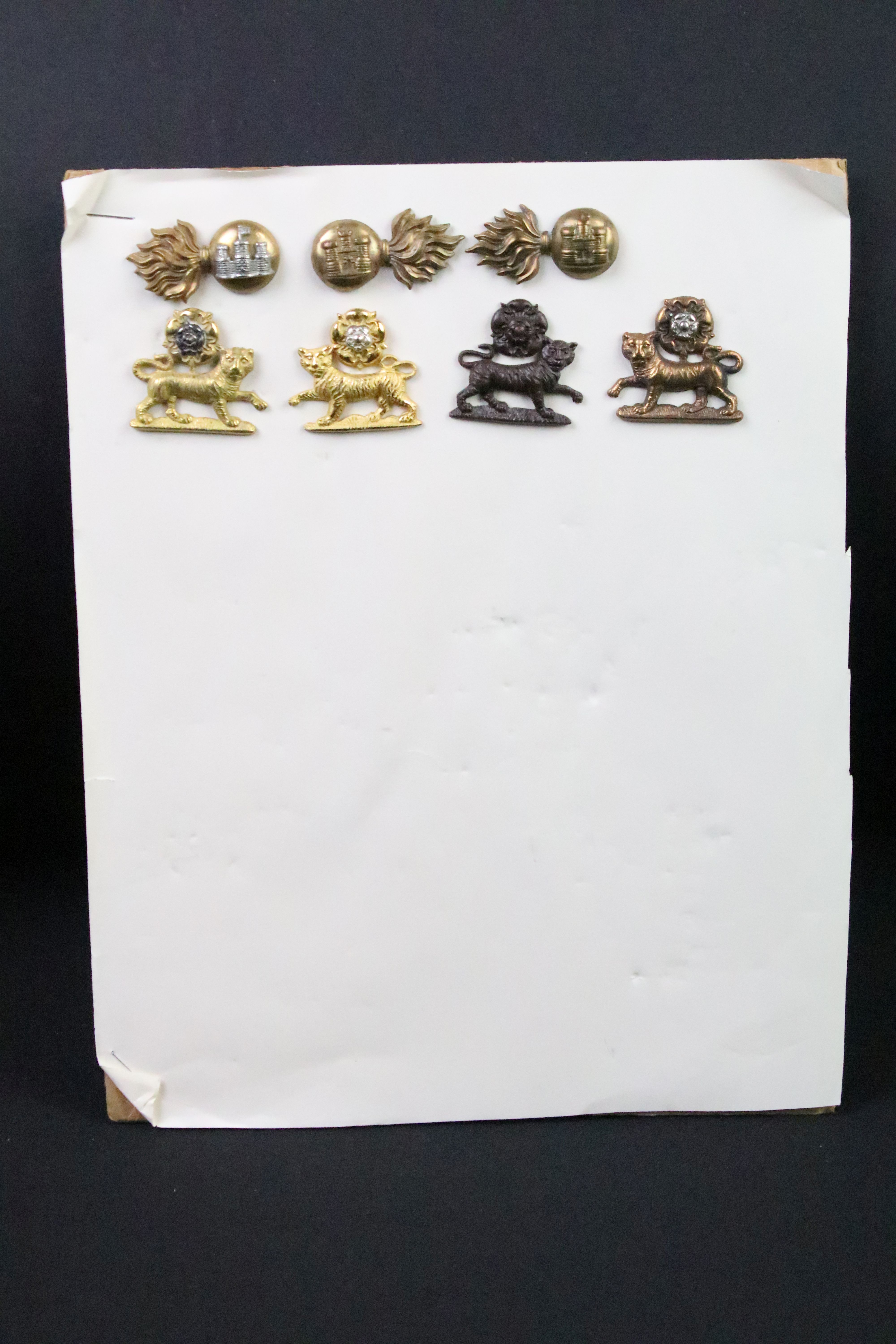 A collection of British military regimental cap and collar badges to include the King Somerset Light - Image 5 of 12