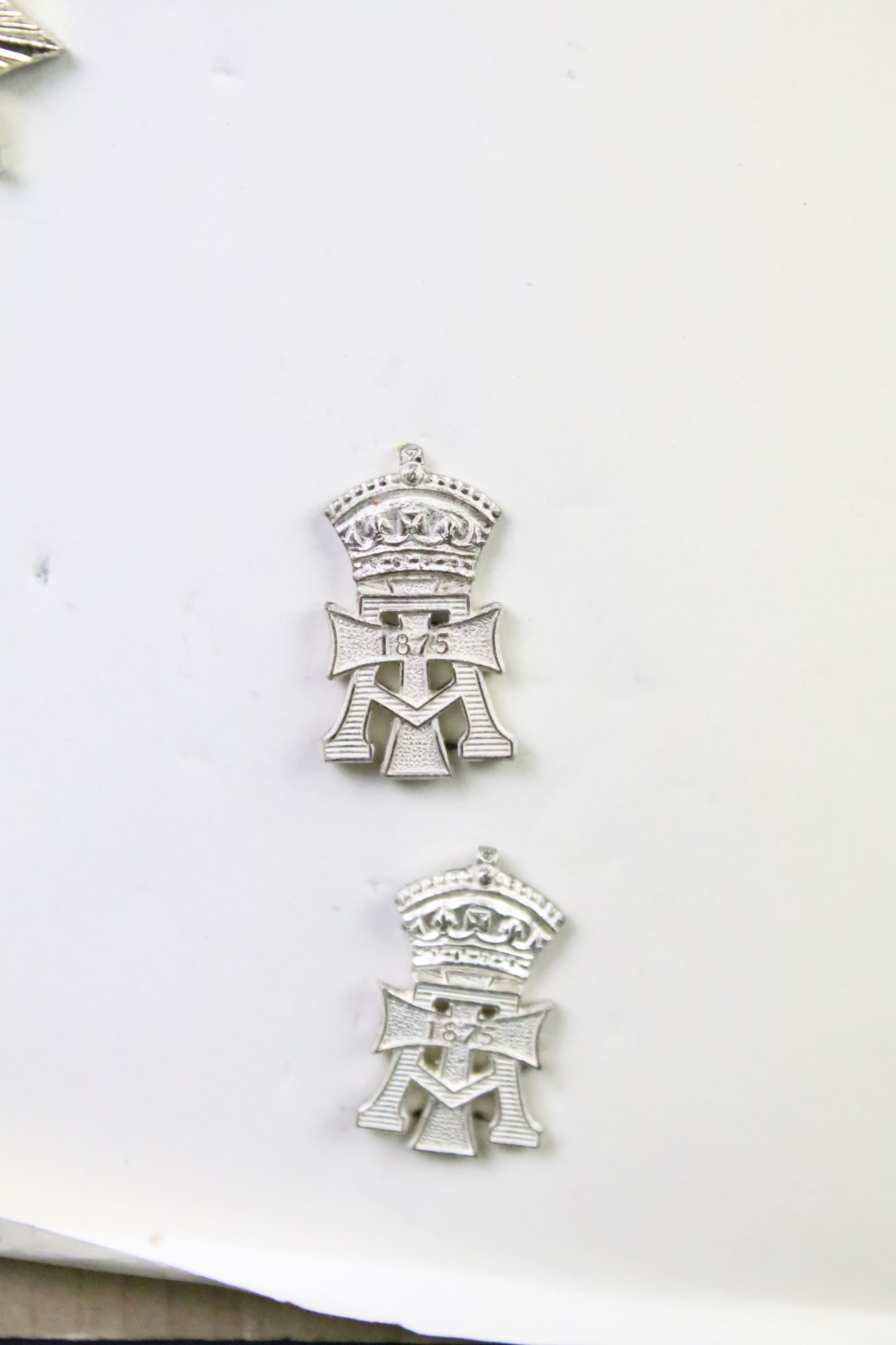 A collection of British military Regimental cap and collar badges to include the Yorkshire Regiment, - Image 9 of 13