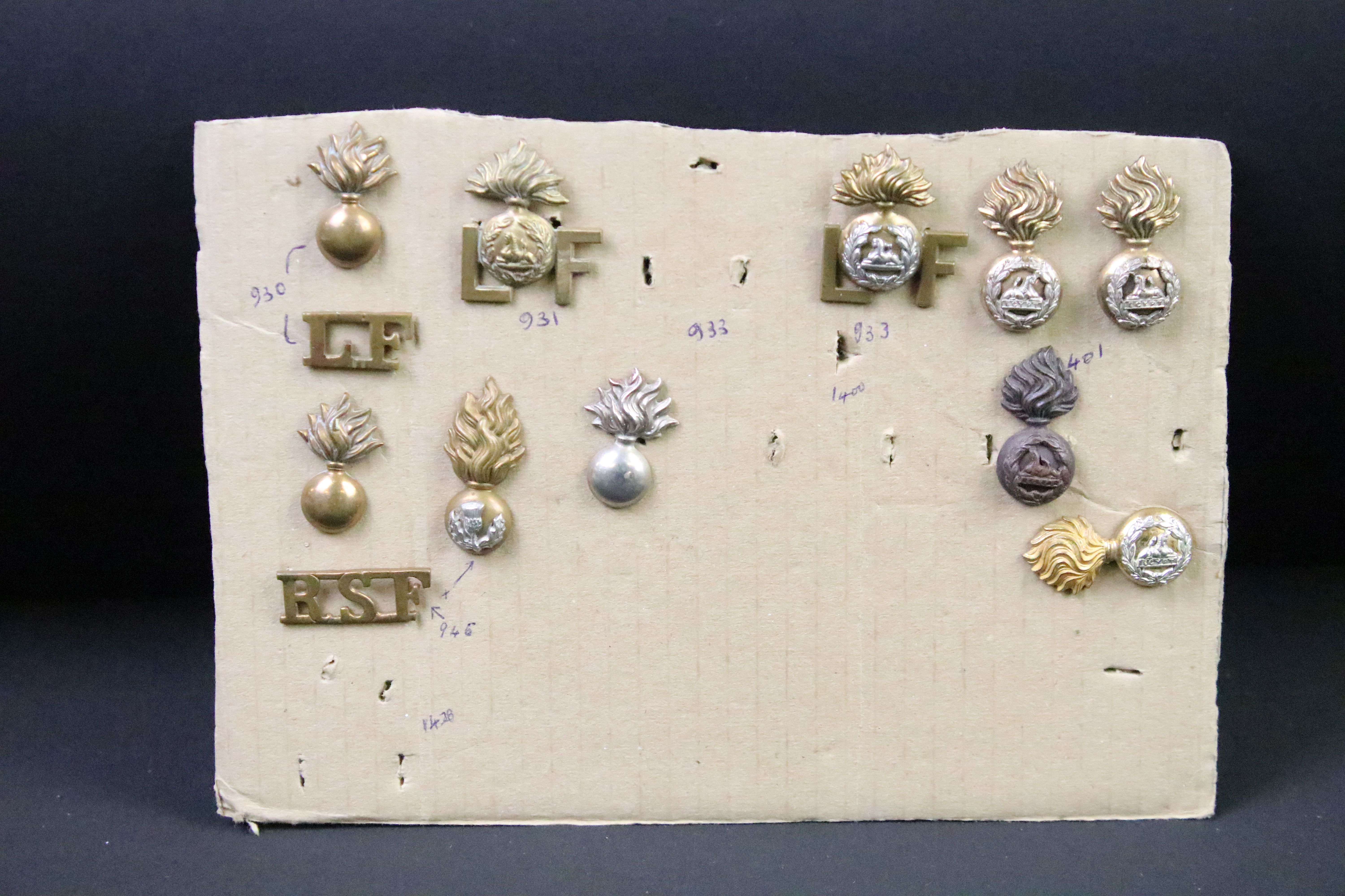 A collection of British military regimental cap and collar badges to include the Somerset Light - Image 11 of 13