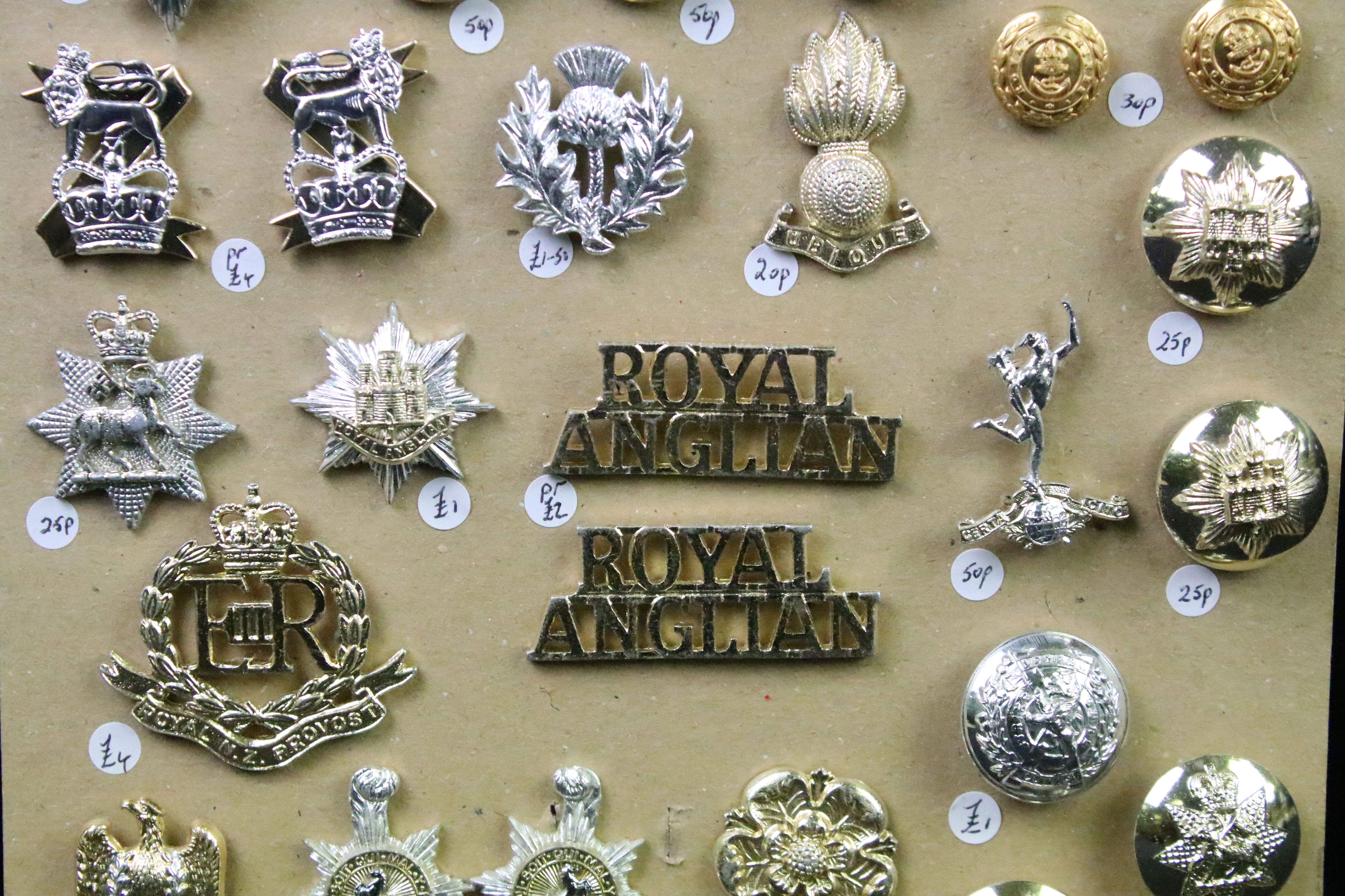 A collection of mainly Staybrite British military buttons and badges to include The Royal Marines, - Image 8 of 9