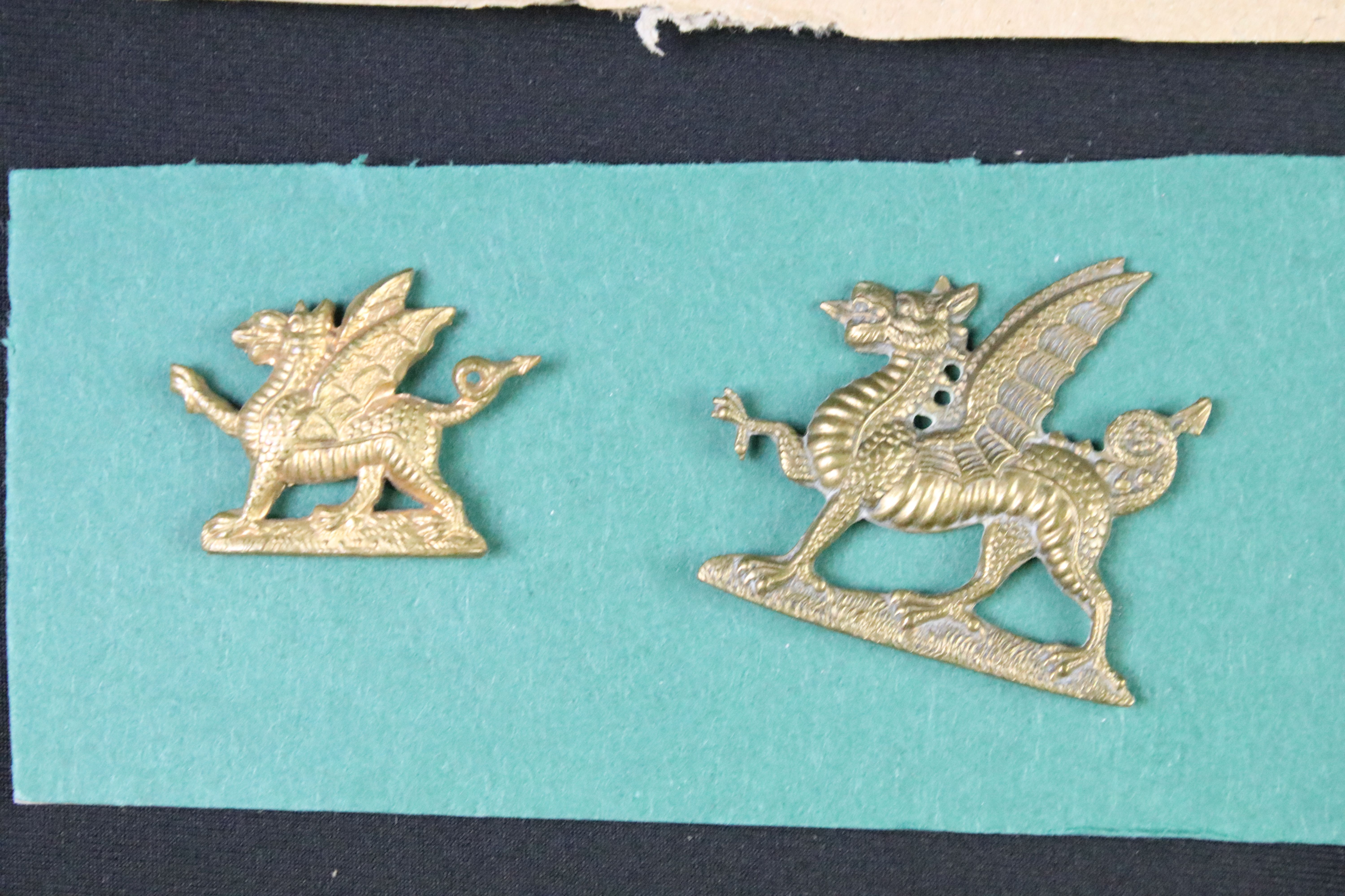 A collection of mainly British military cap and collar badges to include officers examples. - Image 13 of 18