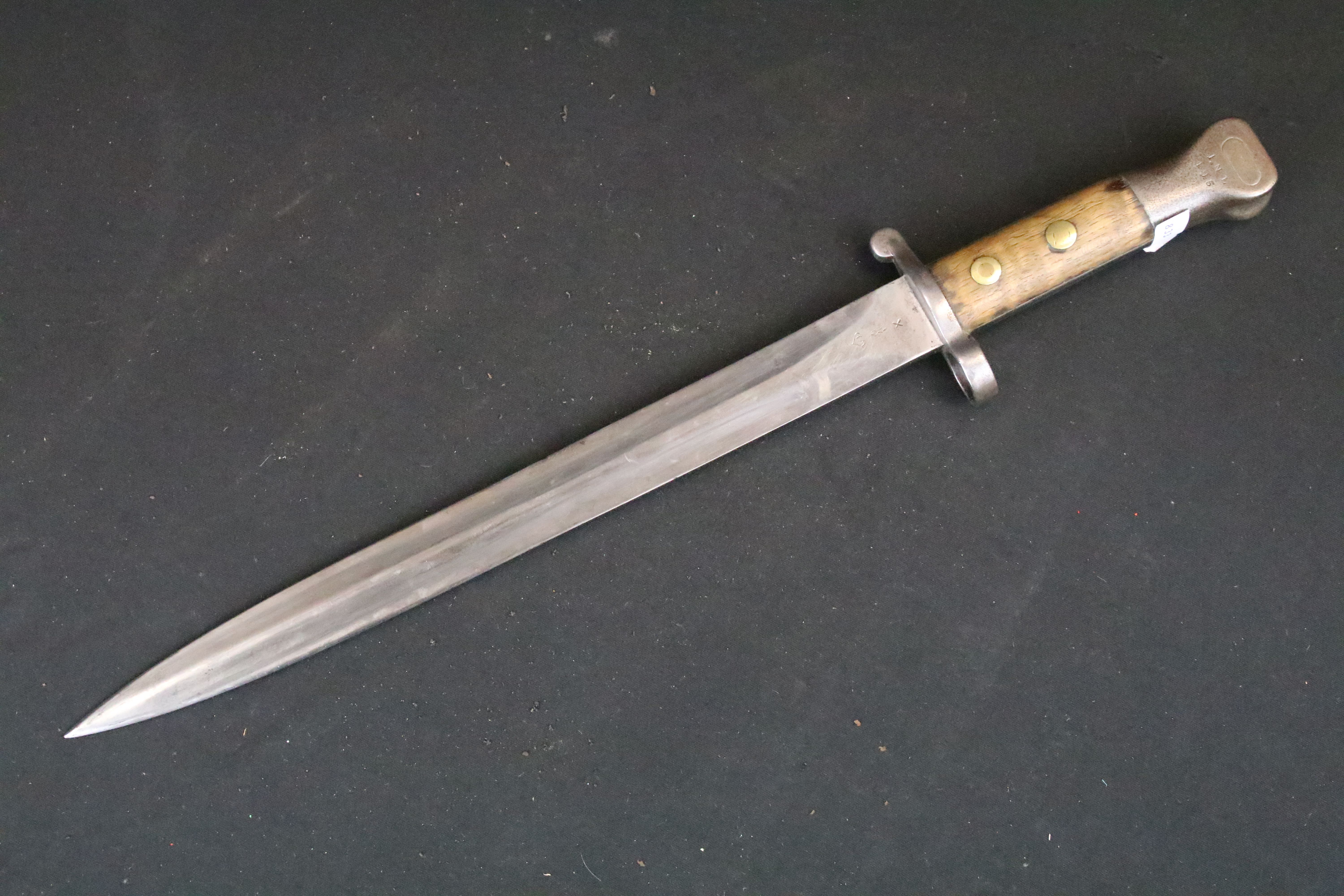 A Victorian Lee Metford bayonet, nice clear markings to the blade, complete with scabbard and frog. - Image 2 of 5