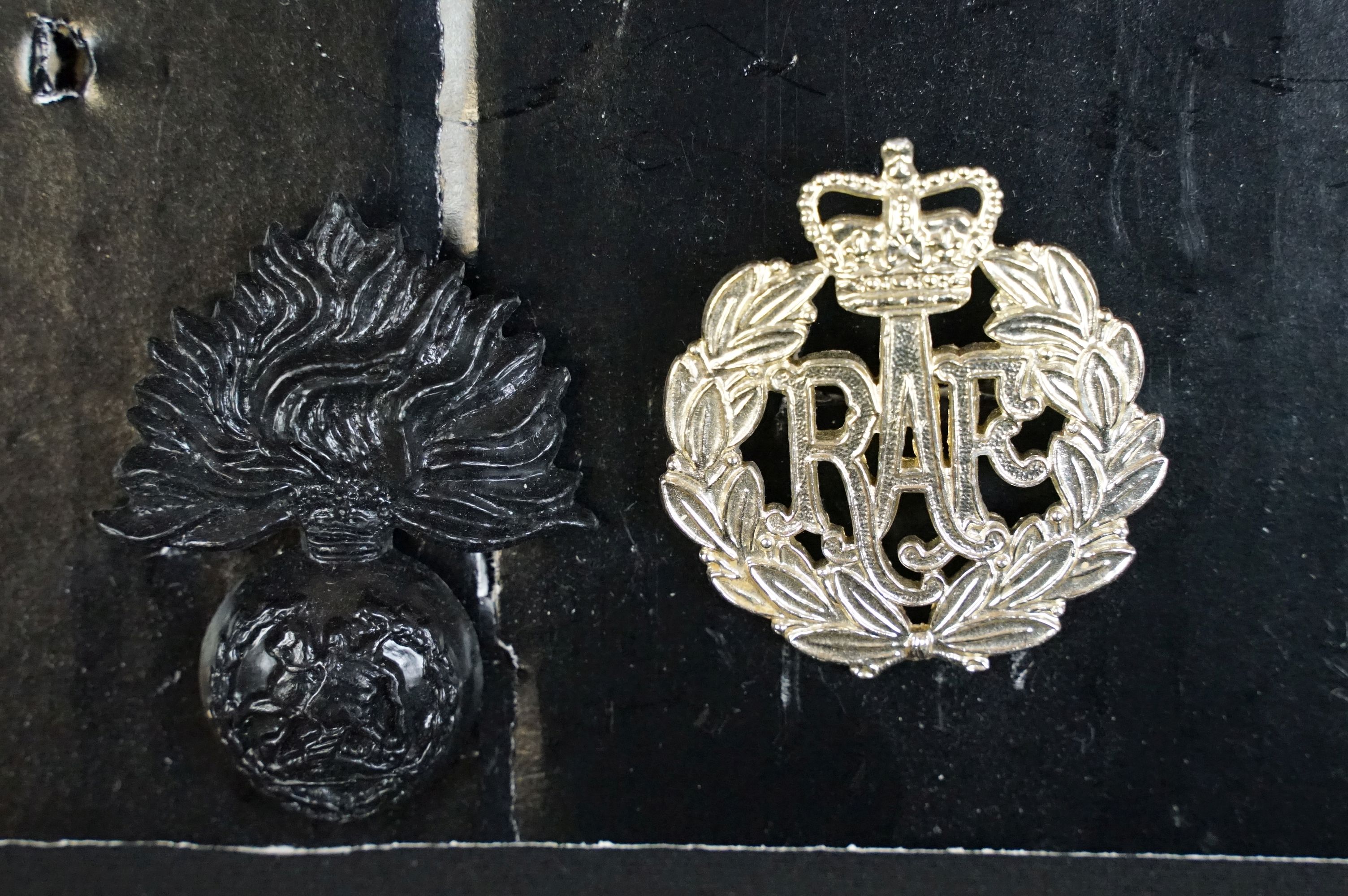 A collection of mainly British military cap and collar badges, mainly King Crown and including - Image 9 of 11