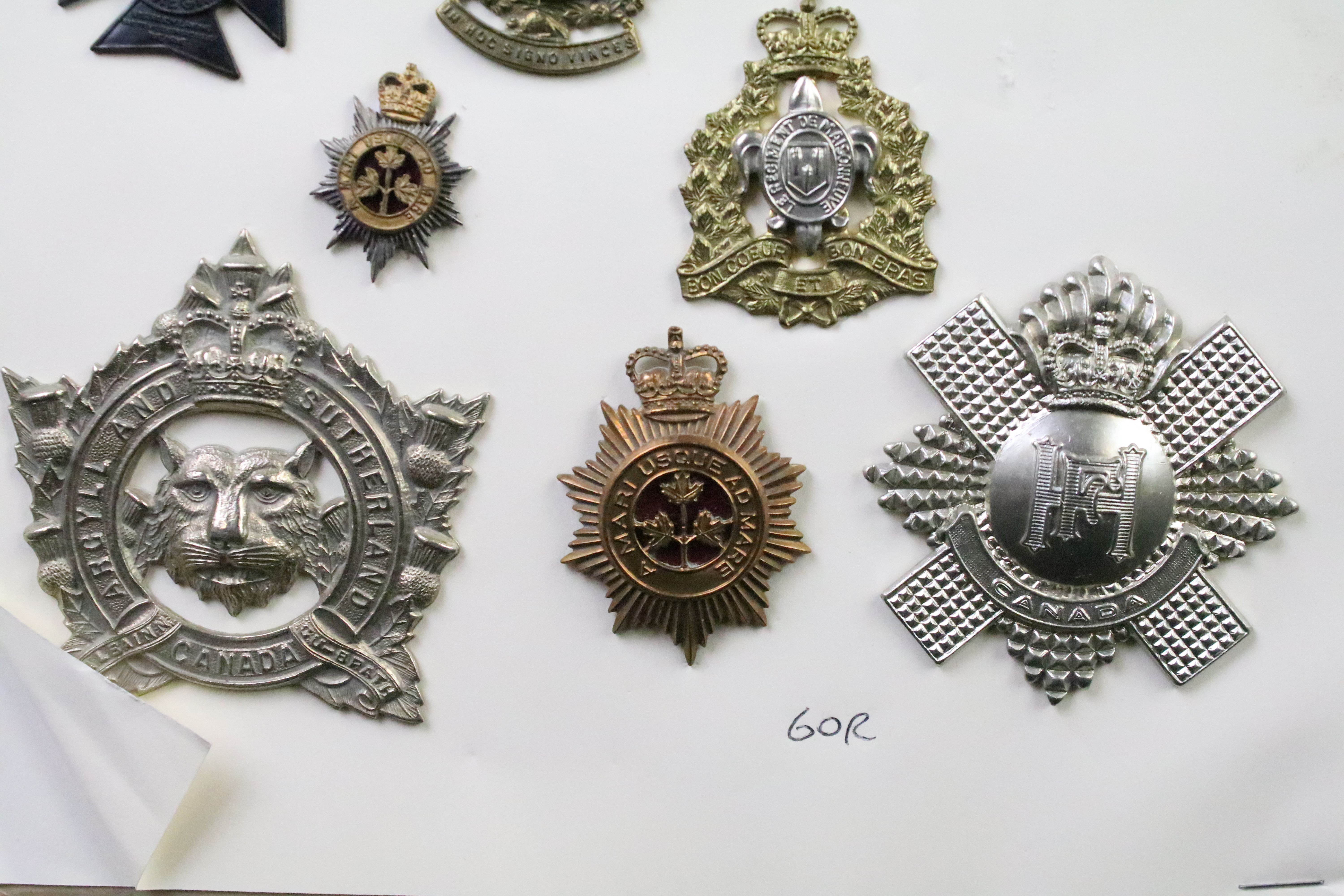 A collection of Canadian Military Queens crown cap badges to include The Canadian Officers - Image 6 of 6