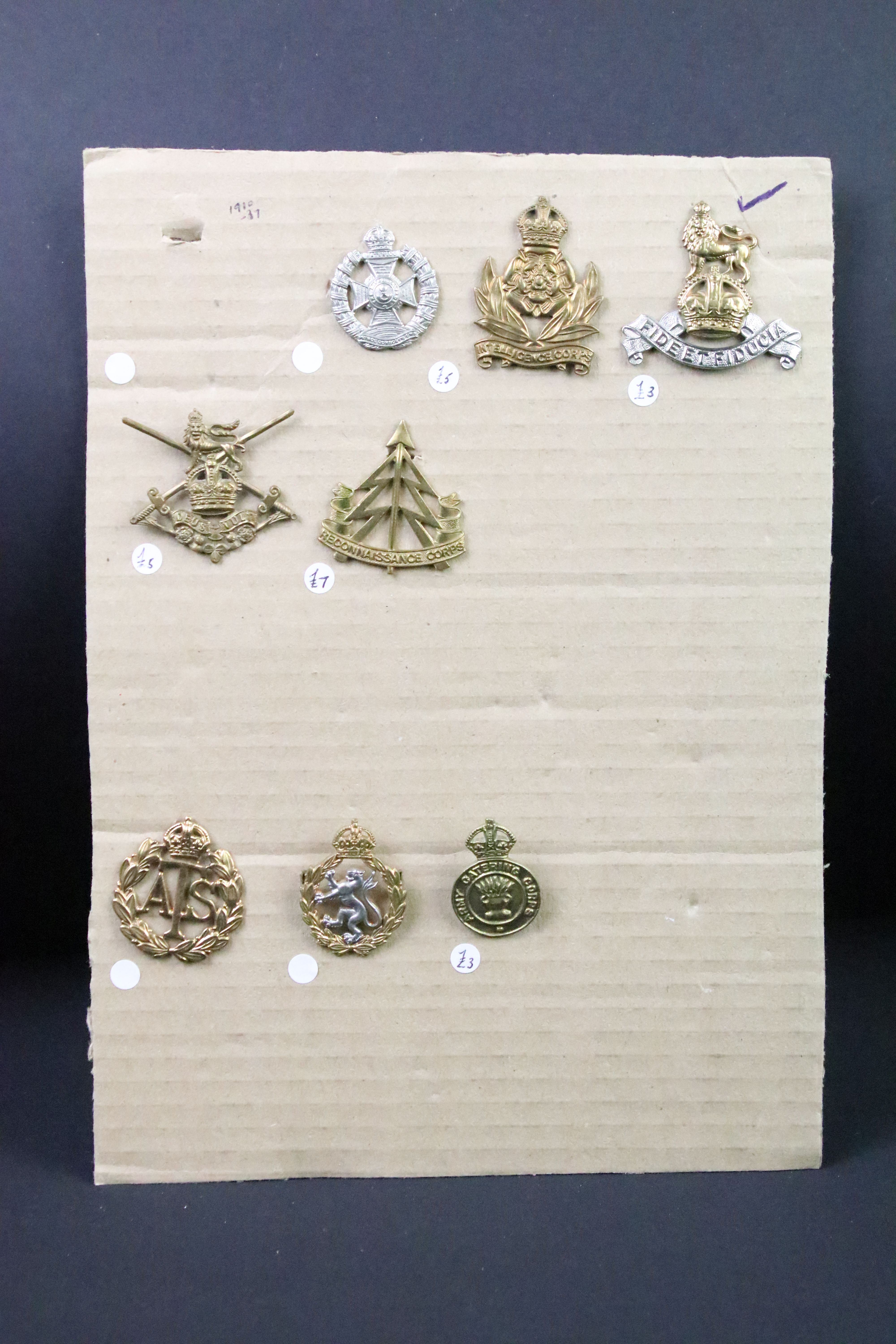 A collection of British military regimental cap and collar badges to include the King Somerset Light - Image 7 of 12