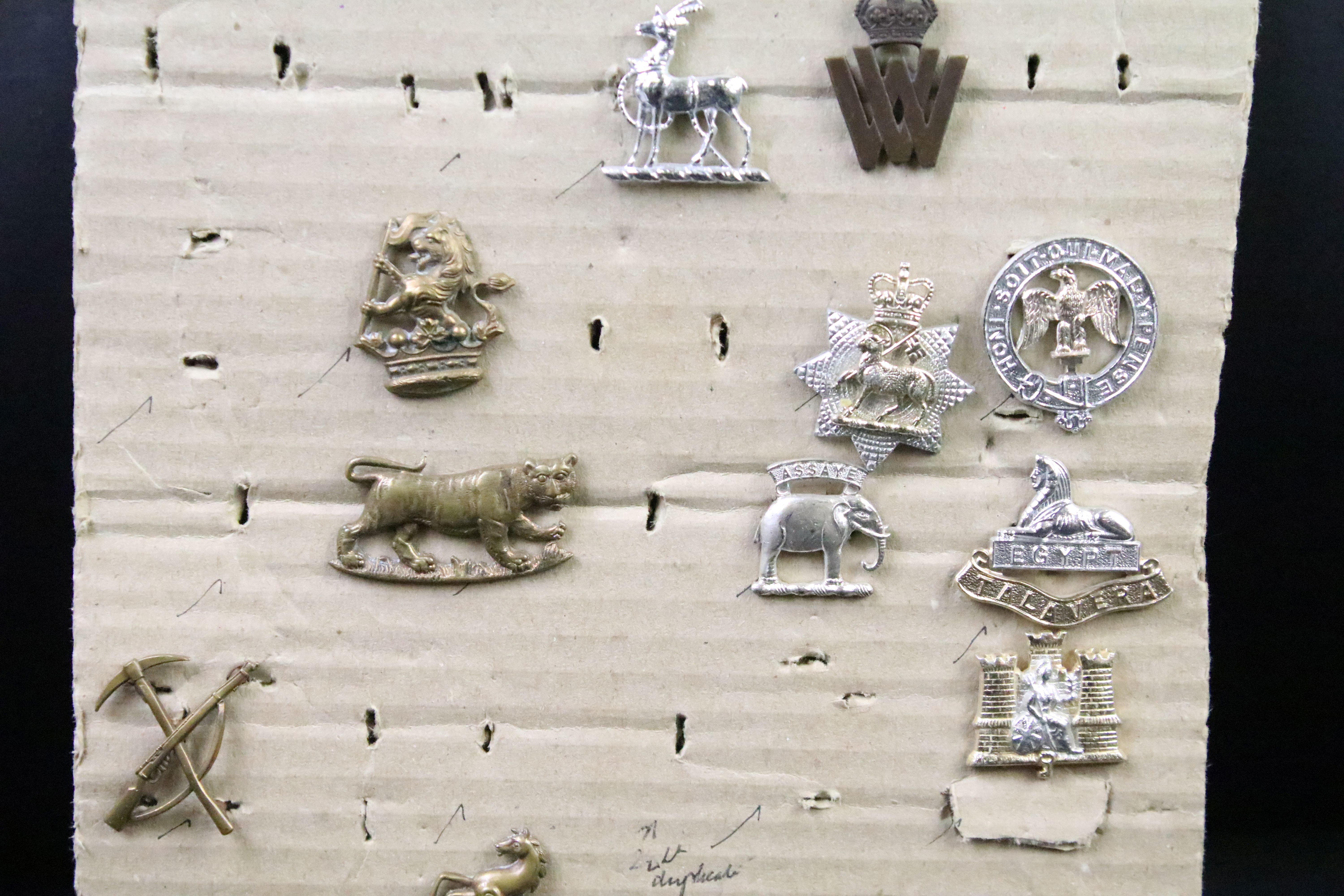 A collection of British military Regimental cap and collar badges to include the East Lancashire - Image 15 of 16