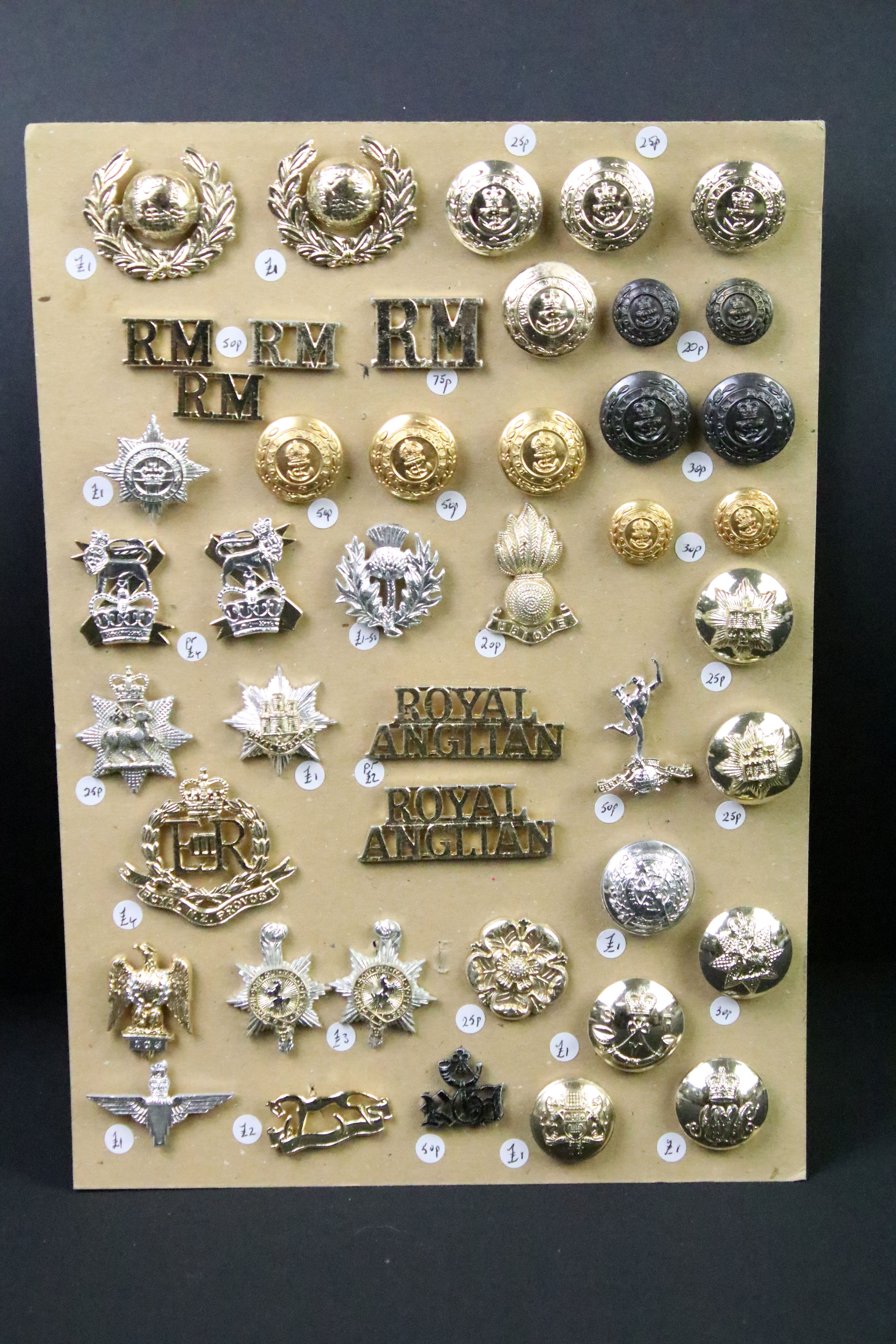 A collection of mainly Staybrite British military buttons and badges to include The Royal Marines, - Image 5 of 9