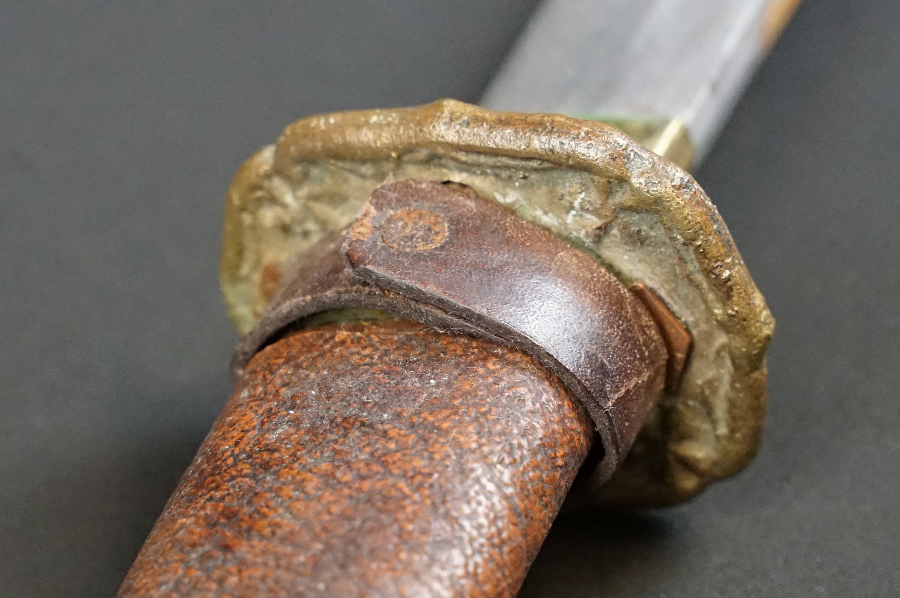 A World WarTwo JAPANESE SAMURAI KATANA SWORD, with leather covered handle and leather sheath - Image 5 of 17