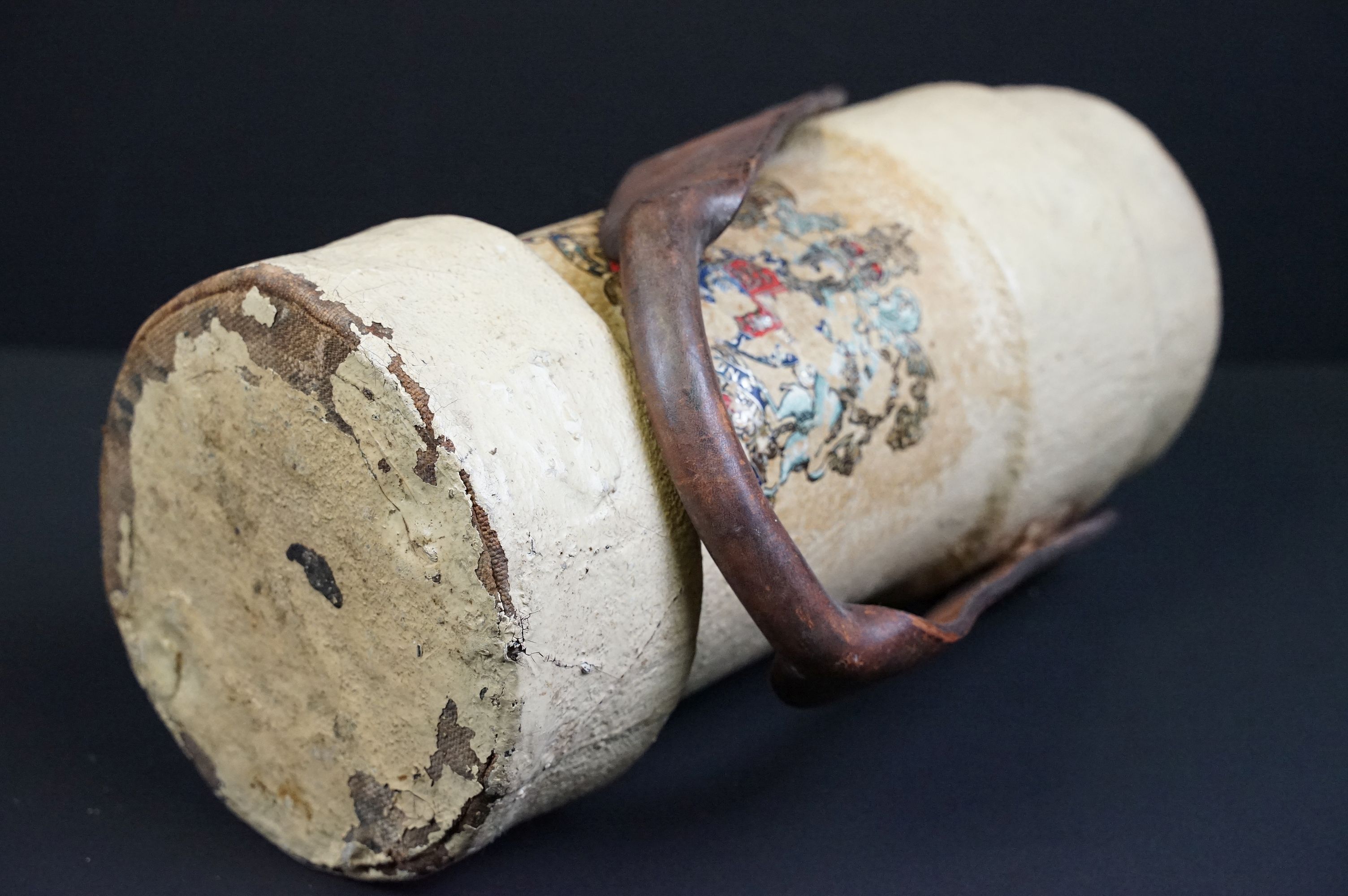 A British World War One leather artillery shell carry case complete with leather handle. - Image 5 of 5