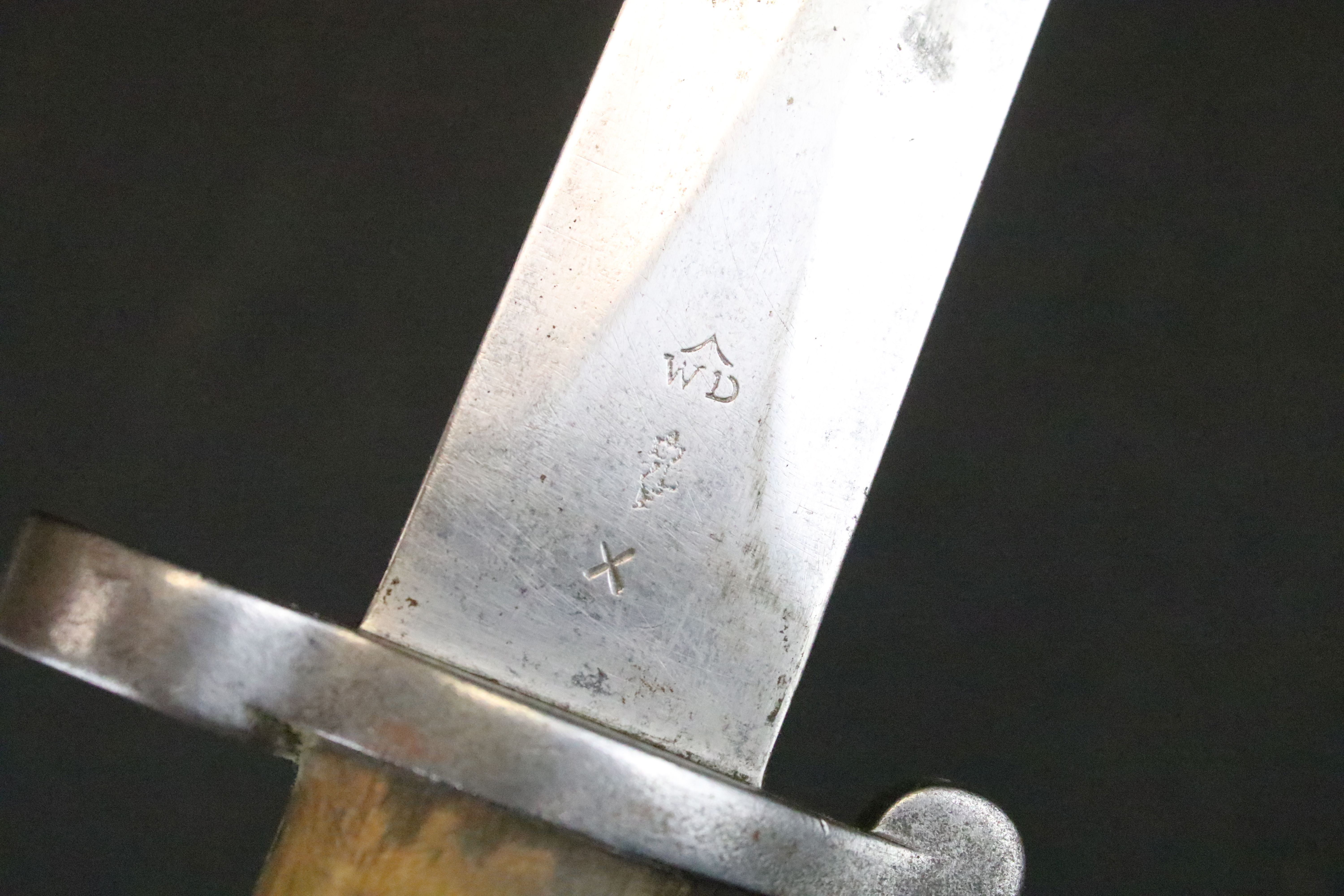 A Victorian Lee Metford bayonet, nice clear markings to the blade, complete with scabbard and frog. - Image 4 of 5