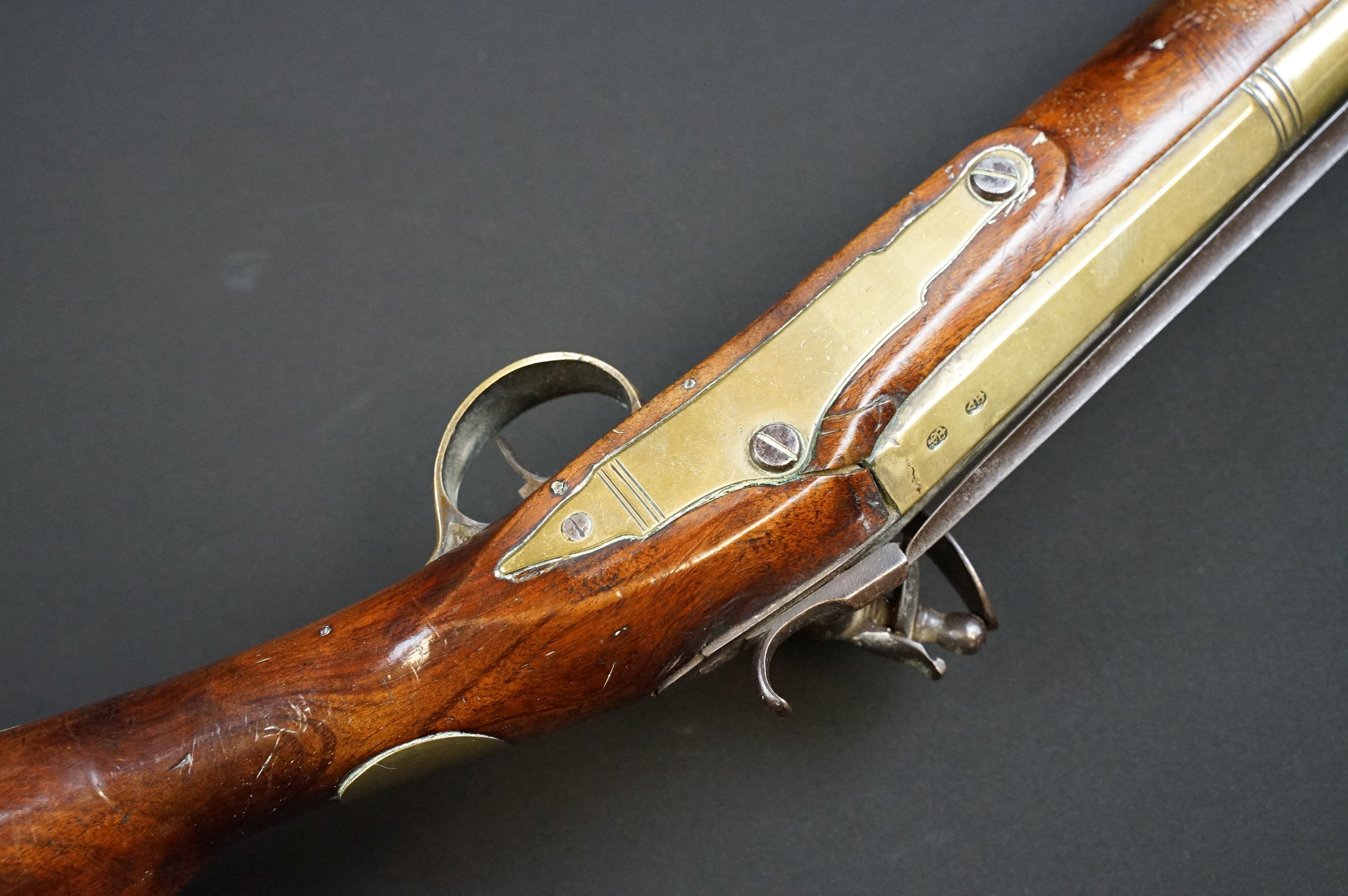 A FLINTLOCK COACHING BLUNDERBUSS by Mewis & Co, with 14 1/2" brass bell ended barrel, Birmingham - Image 5 of 19