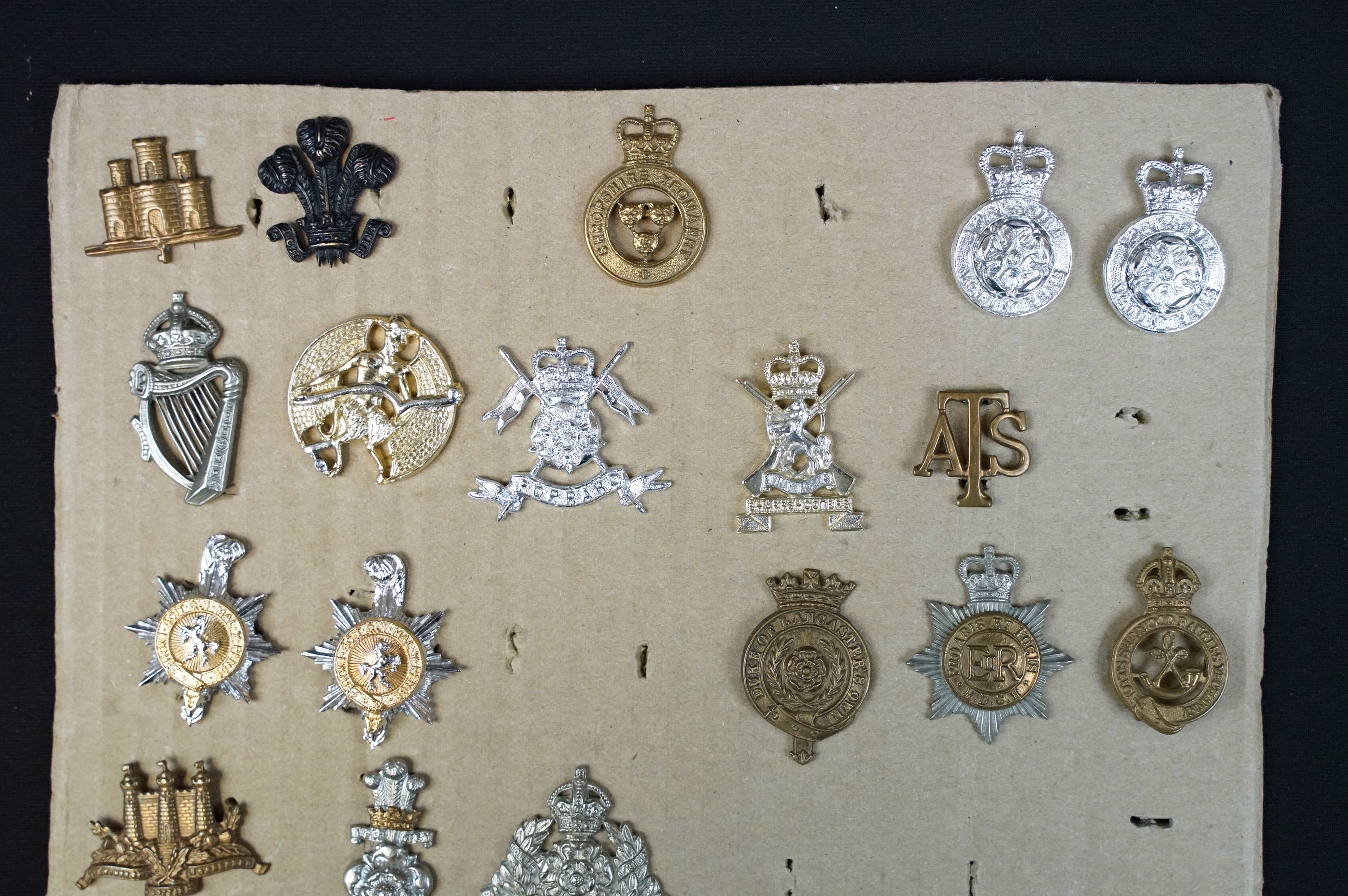 A collection of mainly British military cap and collar badges, mainly King Crown and including - Image 5 of 11