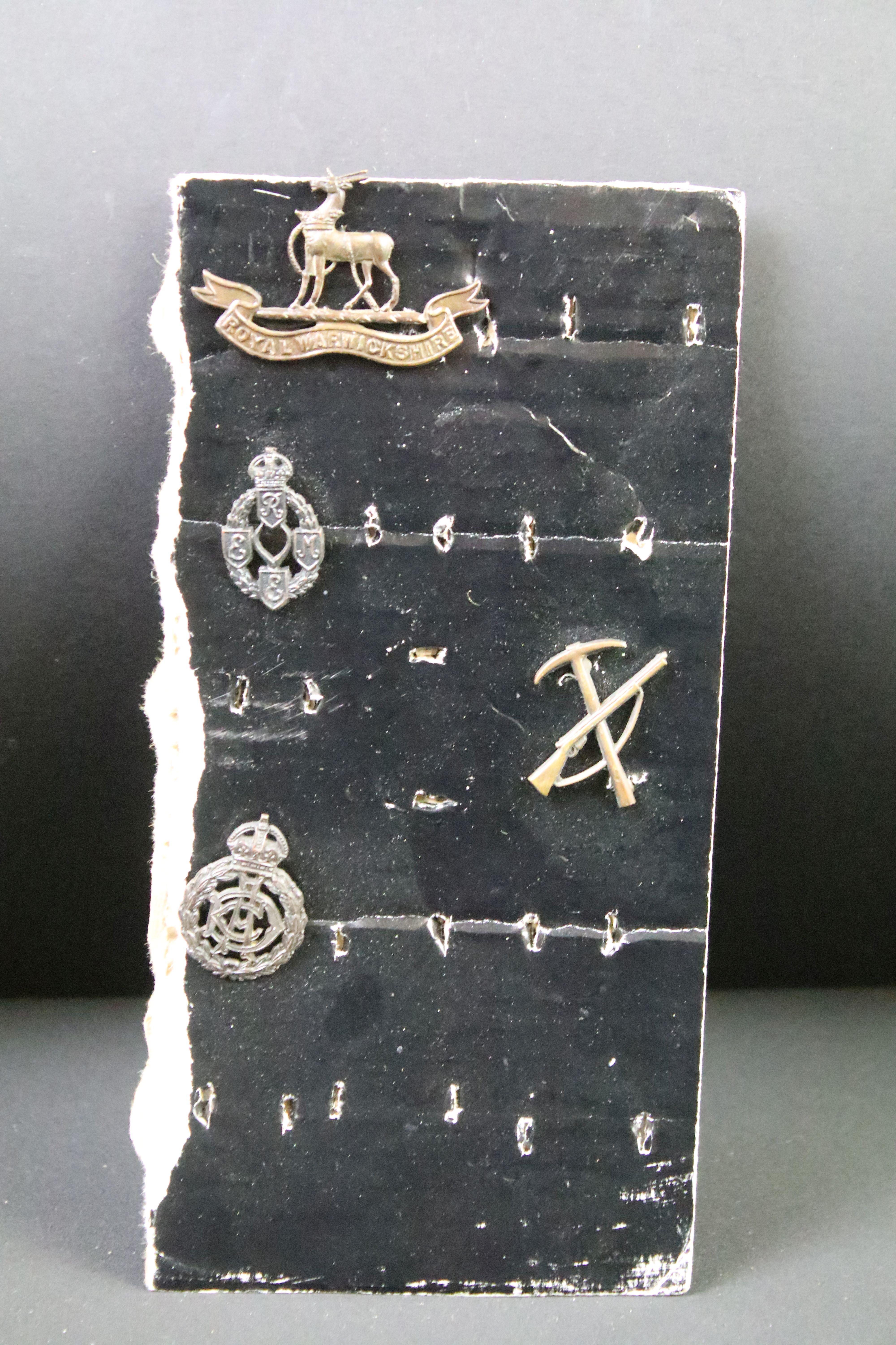 A collection of British military regimental cap and collar badges to include the King Somerset Light - Image 2 of 12