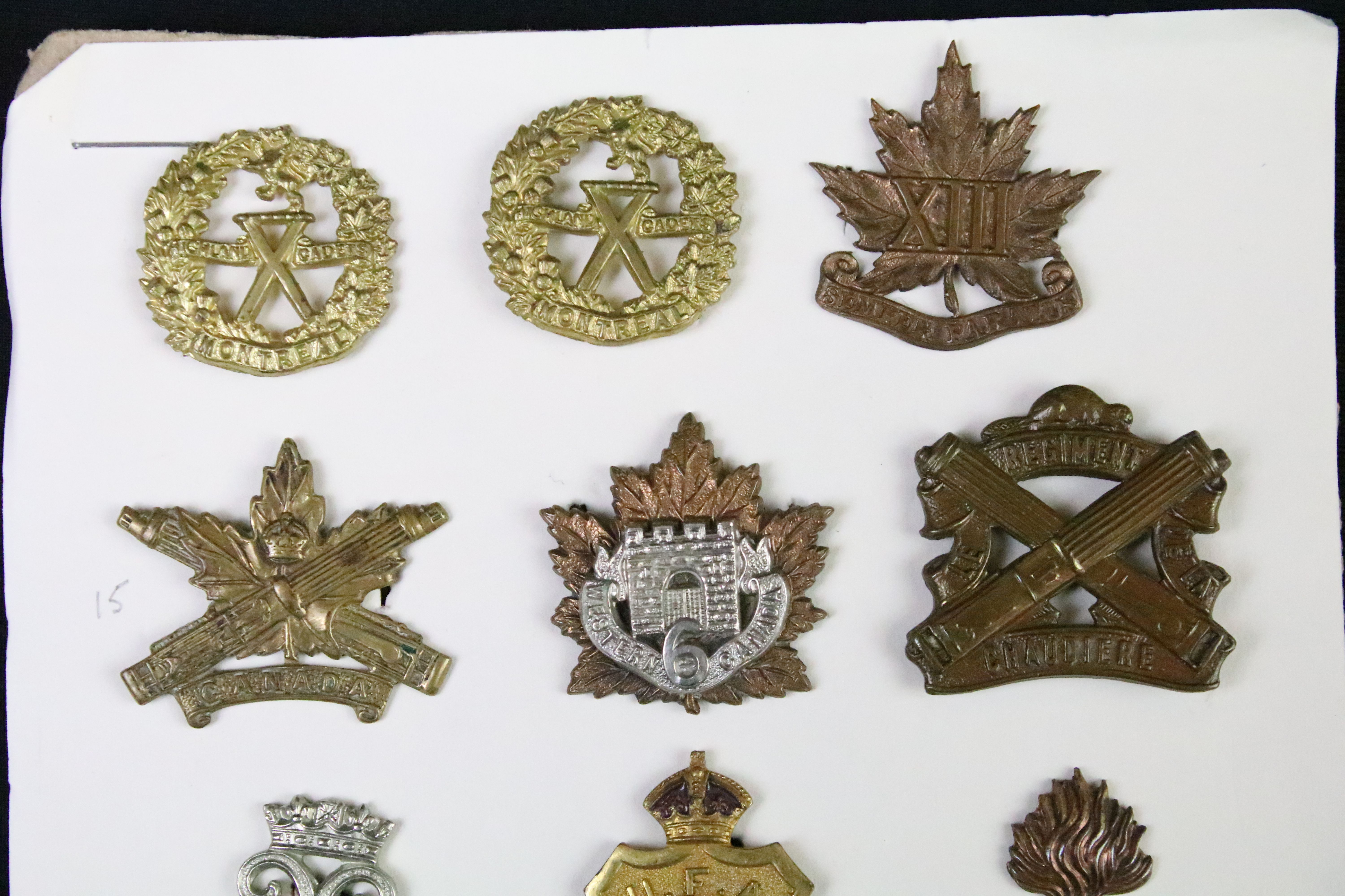 A collection of Canadian military collar badges to include World War Two King Crown issues, brass, - Image 3 of 8