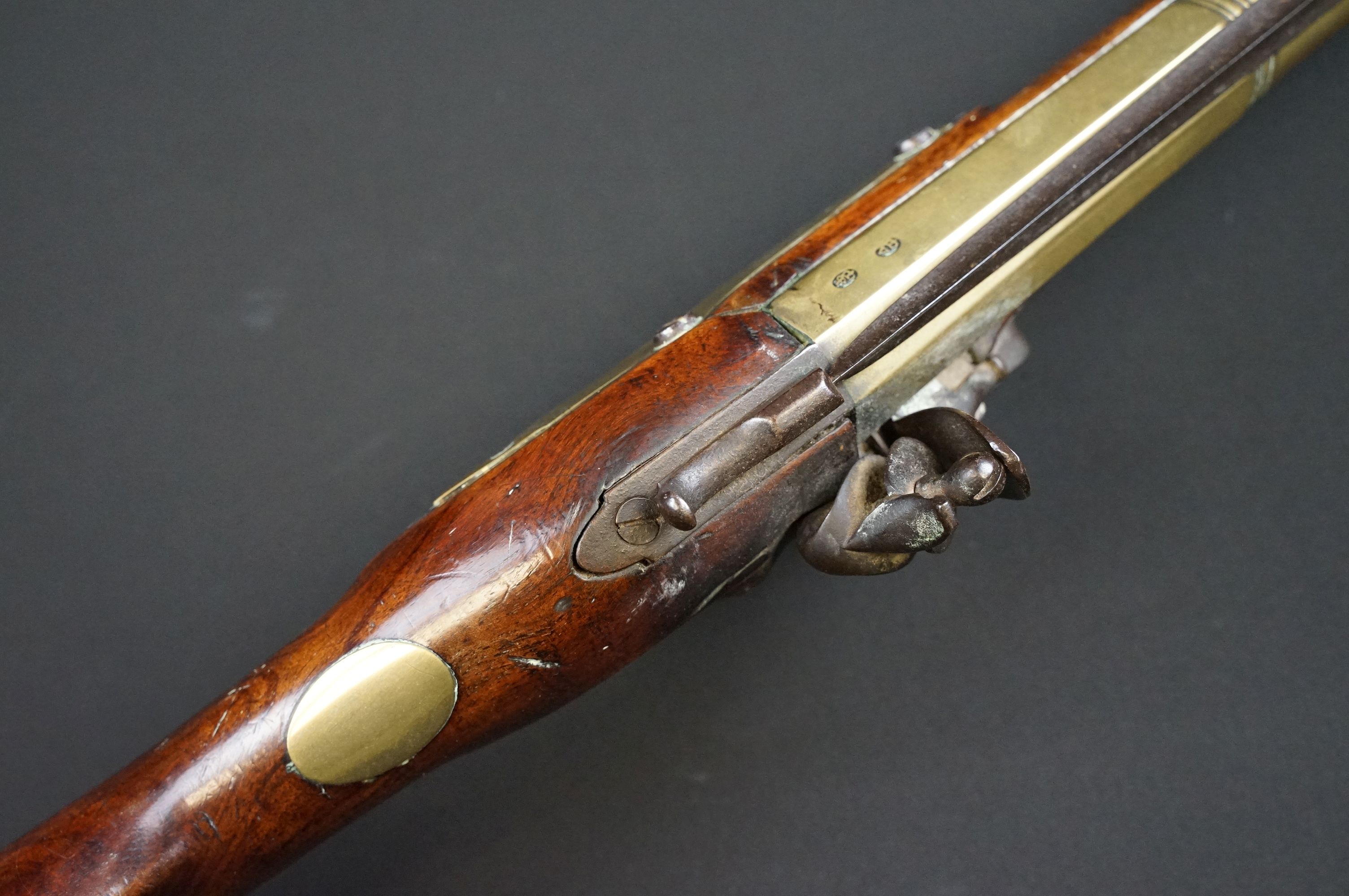 A FLINTLOCK COACHING BLUNDERBUSS by Mewis & Co, with 14 1/2" brass bell ended barrel, Birmingham - Image 4 of 19