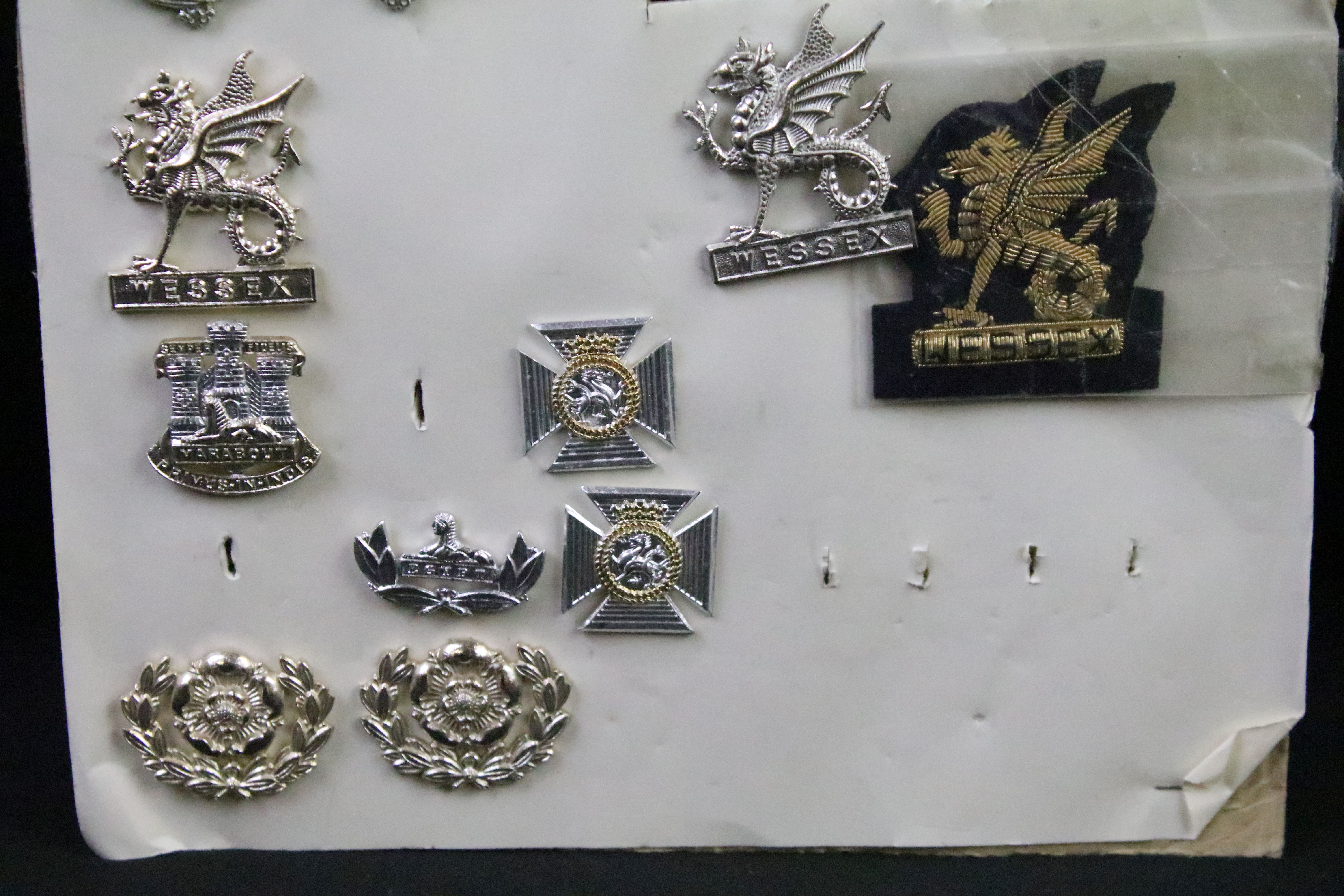 A collection of British military regimental cap and collar badges to include the Somerset Light - Image 7 of 13