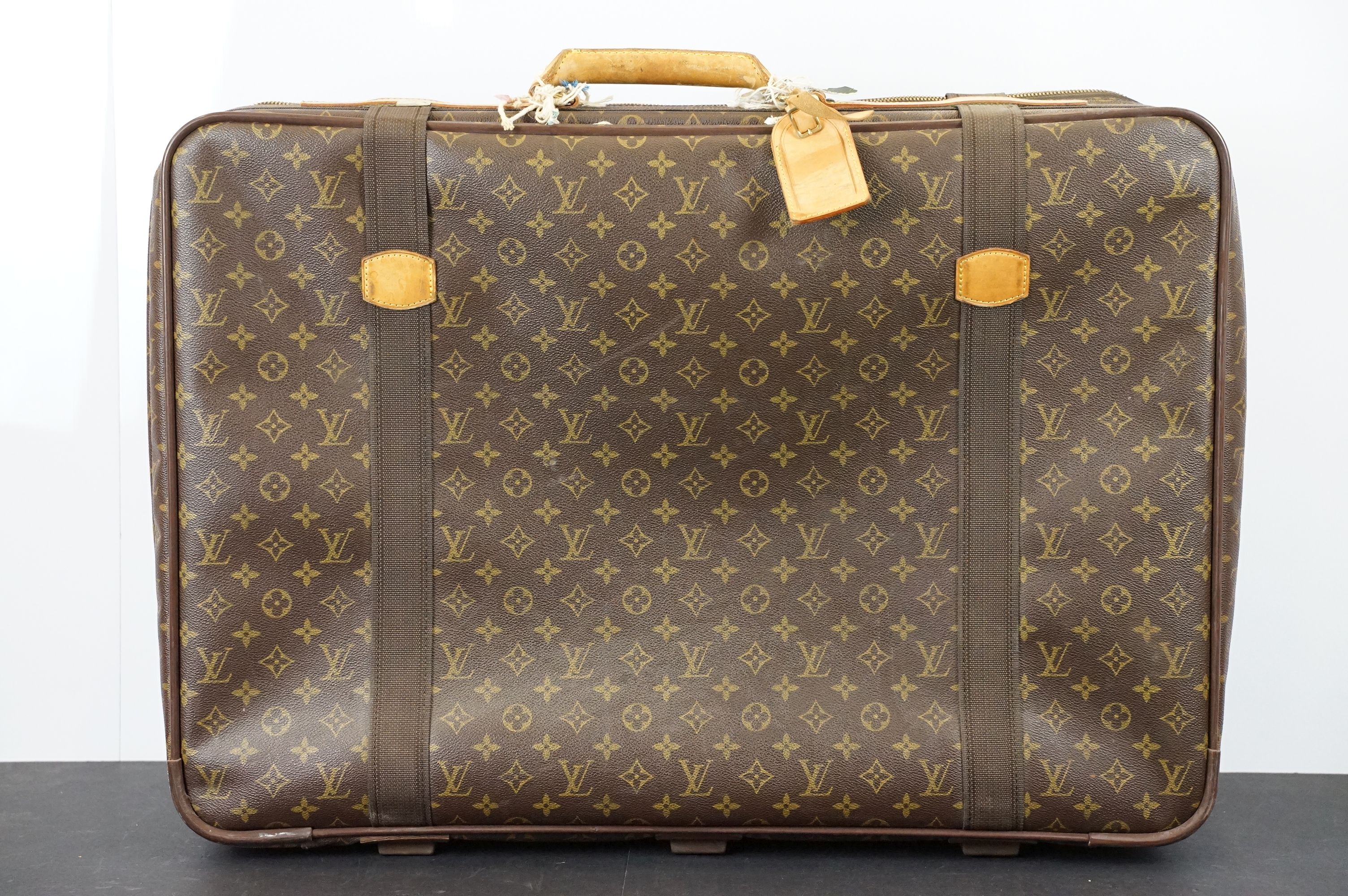 Louis Vuitton - Satellite suitcase having a monogrammed body with two canvas straps and brown - Image 2 of 18