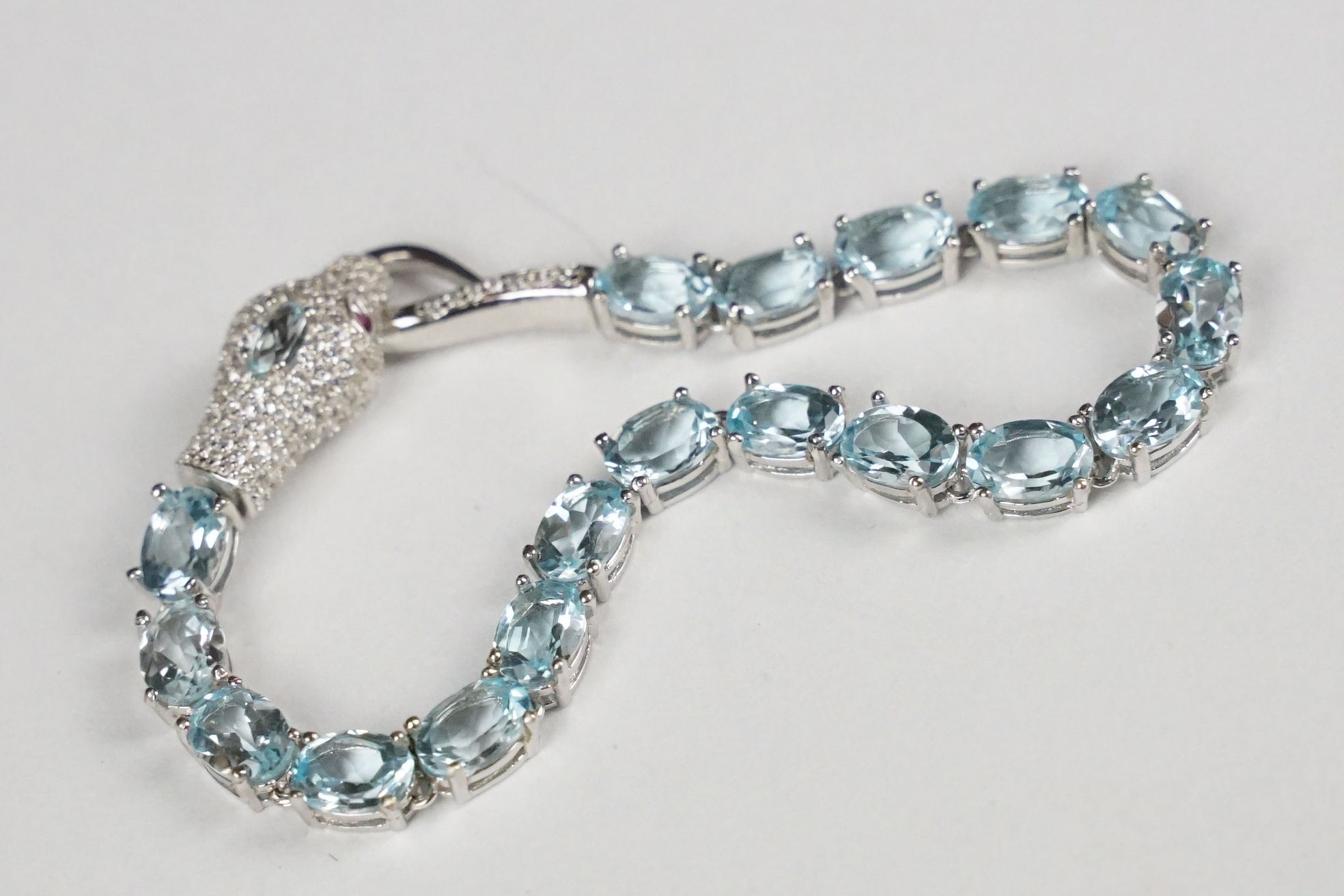 Silver and aquamarine bracelet with snake head clasp - Image 2 of 3