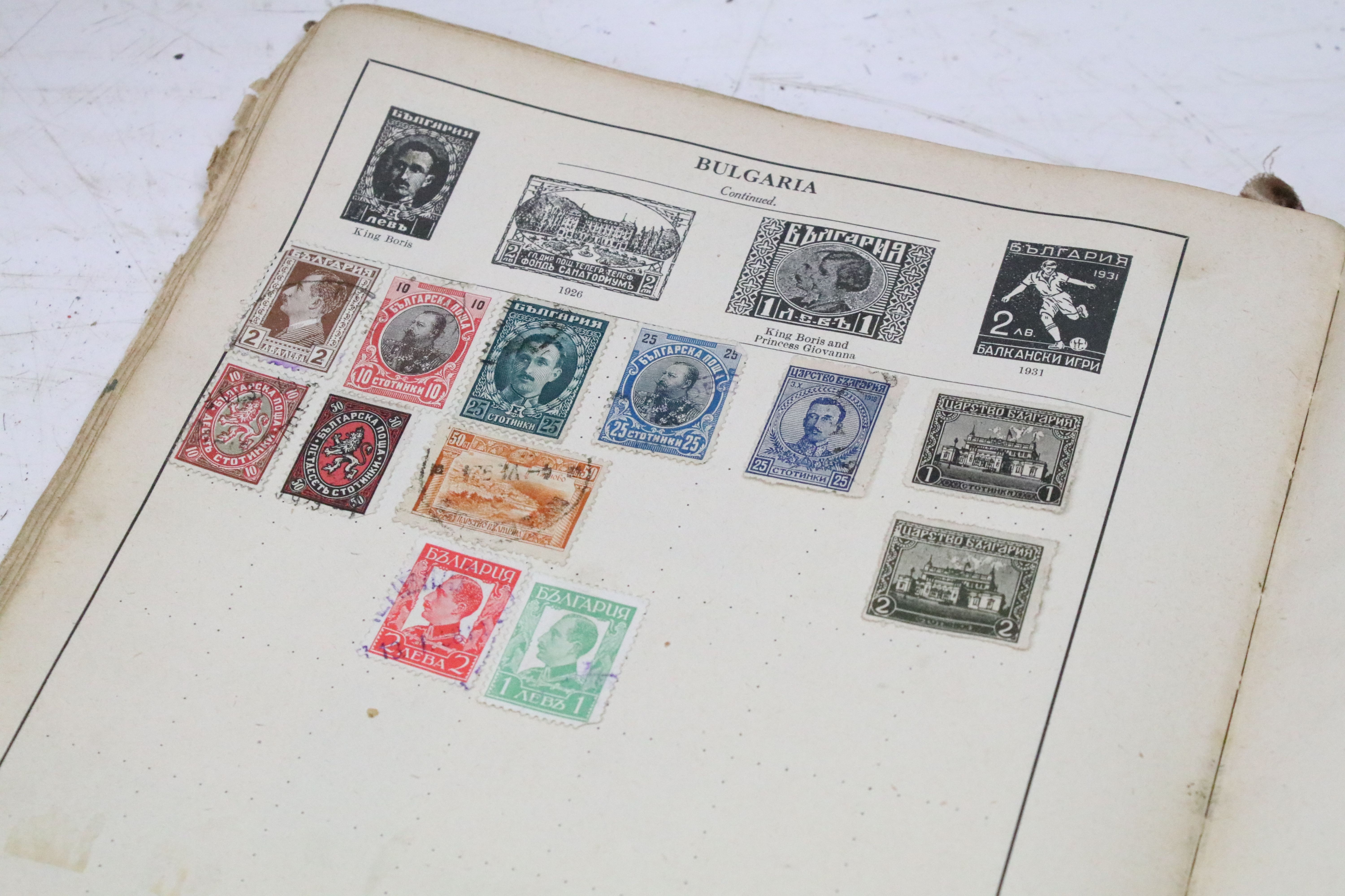 Approximately 100 loose late 20th Century presentation pack stamps, together with an album of - Bild 3 aus 21