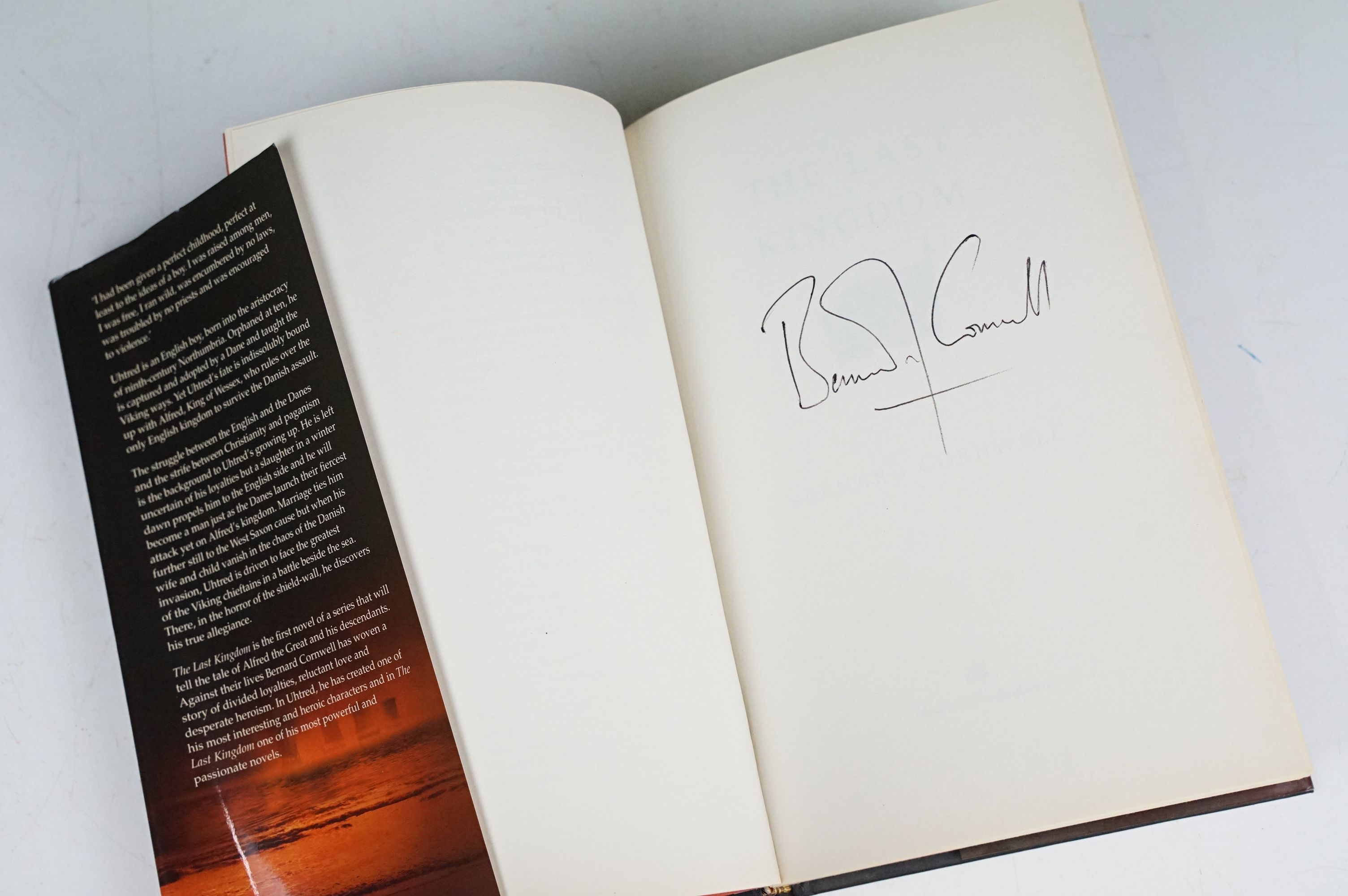 Books - Two Bernard Cornwell signed first edition hardback books to include 'The Last Kingdom' - Image 4 of 6