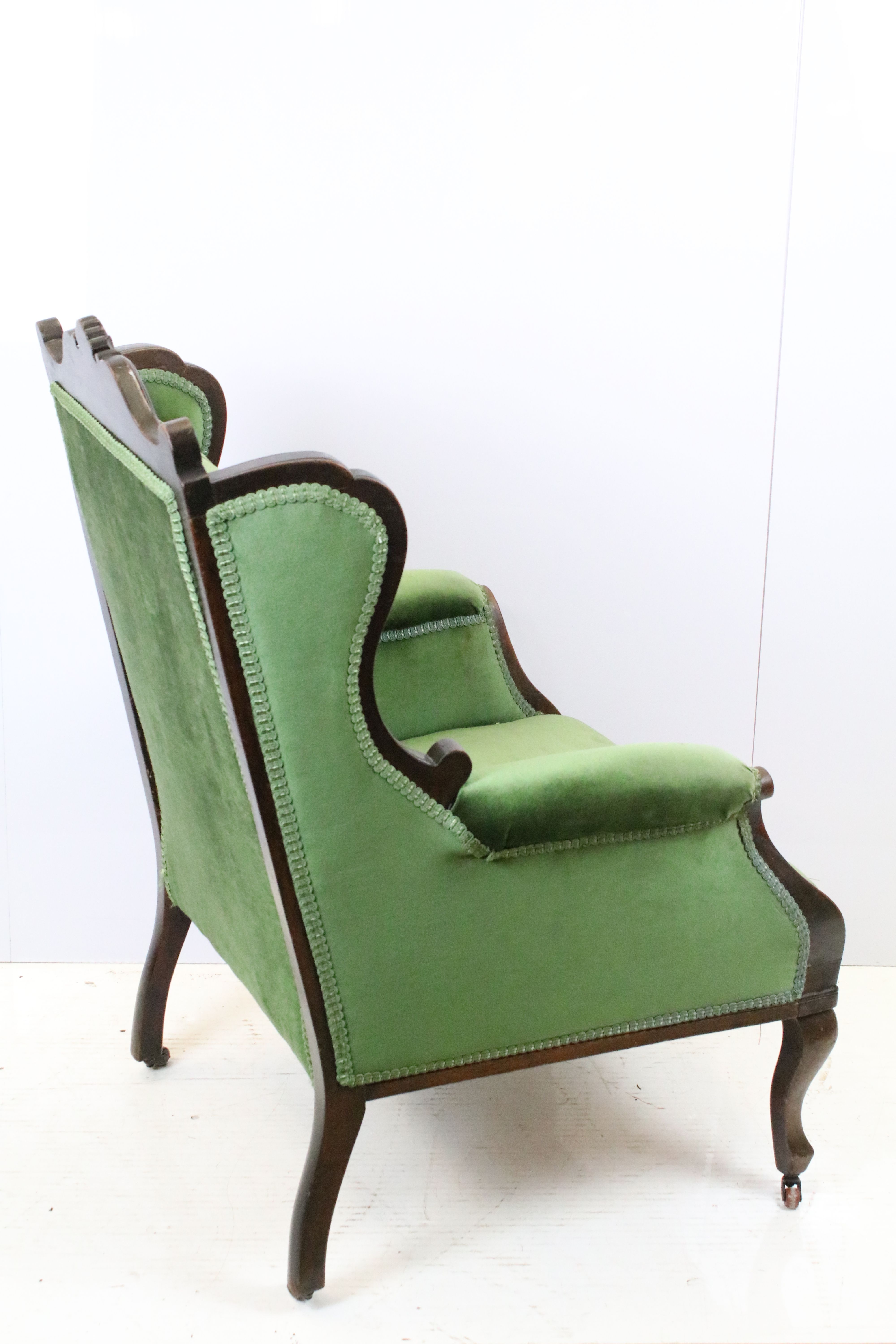 Victorian mahogany armchair, with carved top rail, upholstered in green with button back, on - Bild 5 aus 5