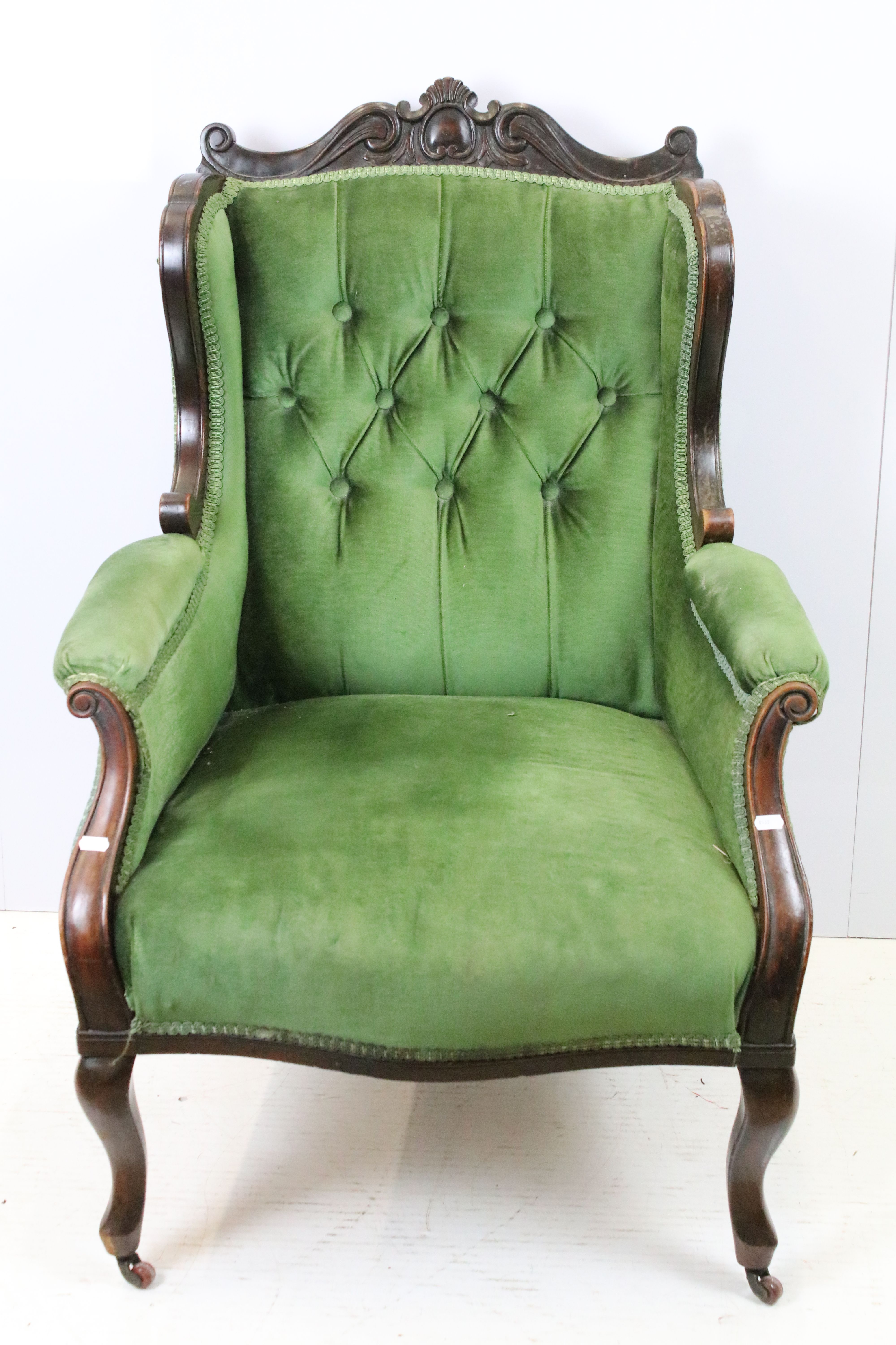 Victorian mahogany armchair, with carved top rail, upholstered in green with button back, on - Bild 2 aus 5