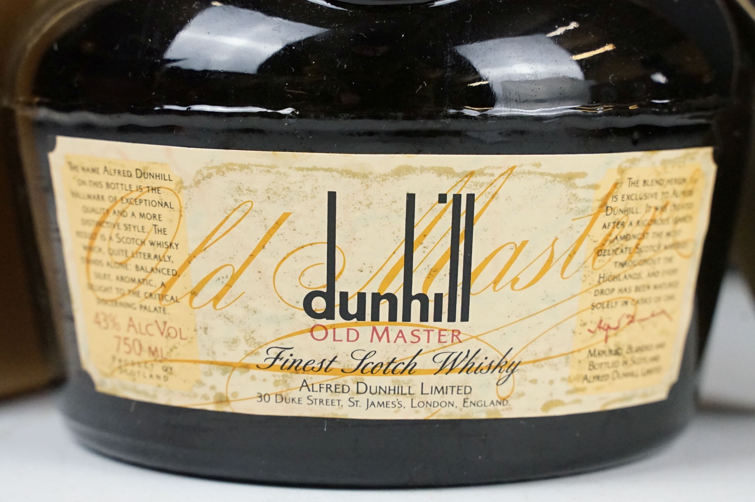 Dunhill Old Master finest scotch whisky in original box. 750ml., 43% vol. Sealed. - Image 2 of 6