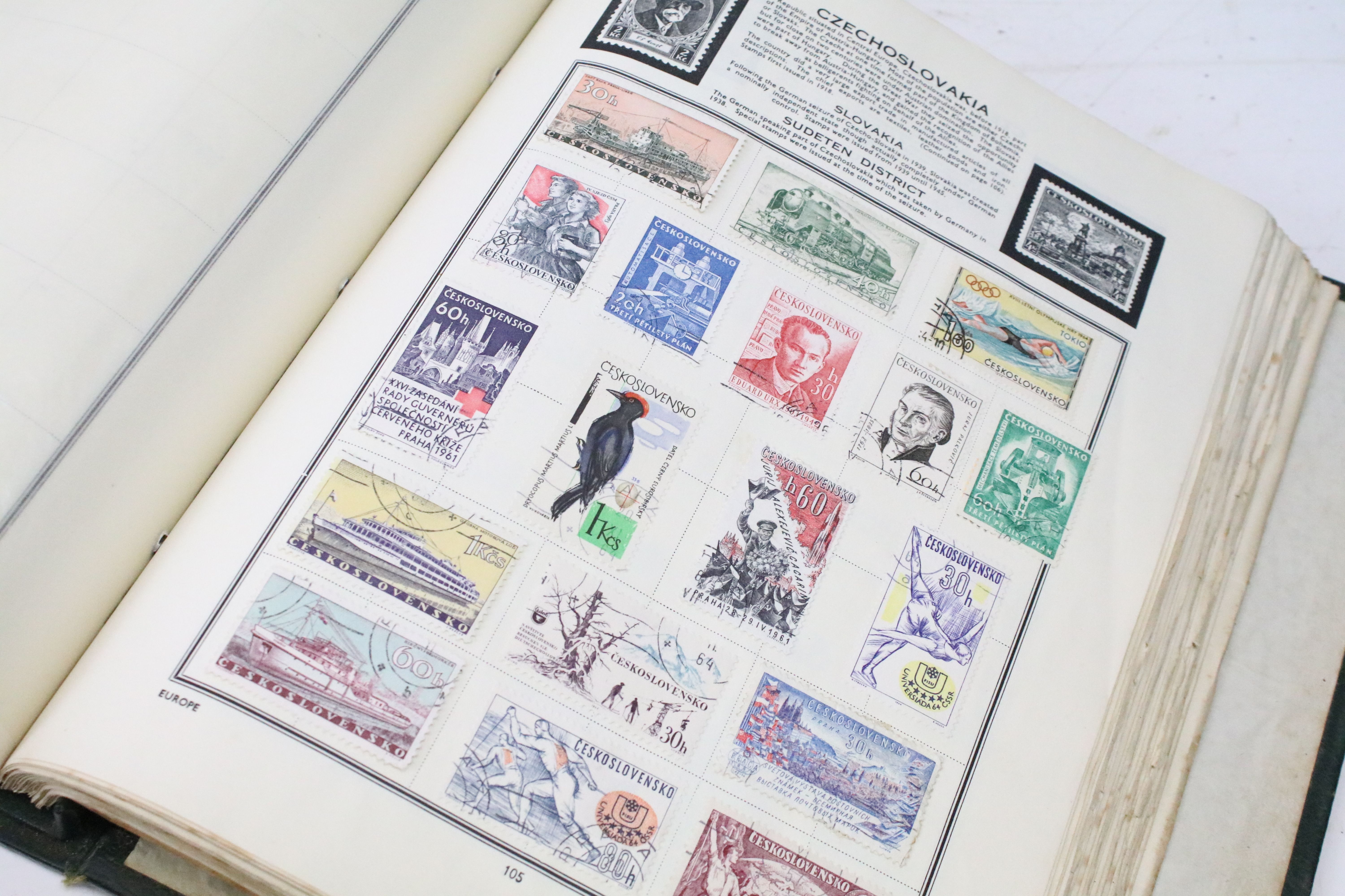 Approximately 100 loose late 20th Century presentation pack stamps, together with an album of - Bild 17 aus 21