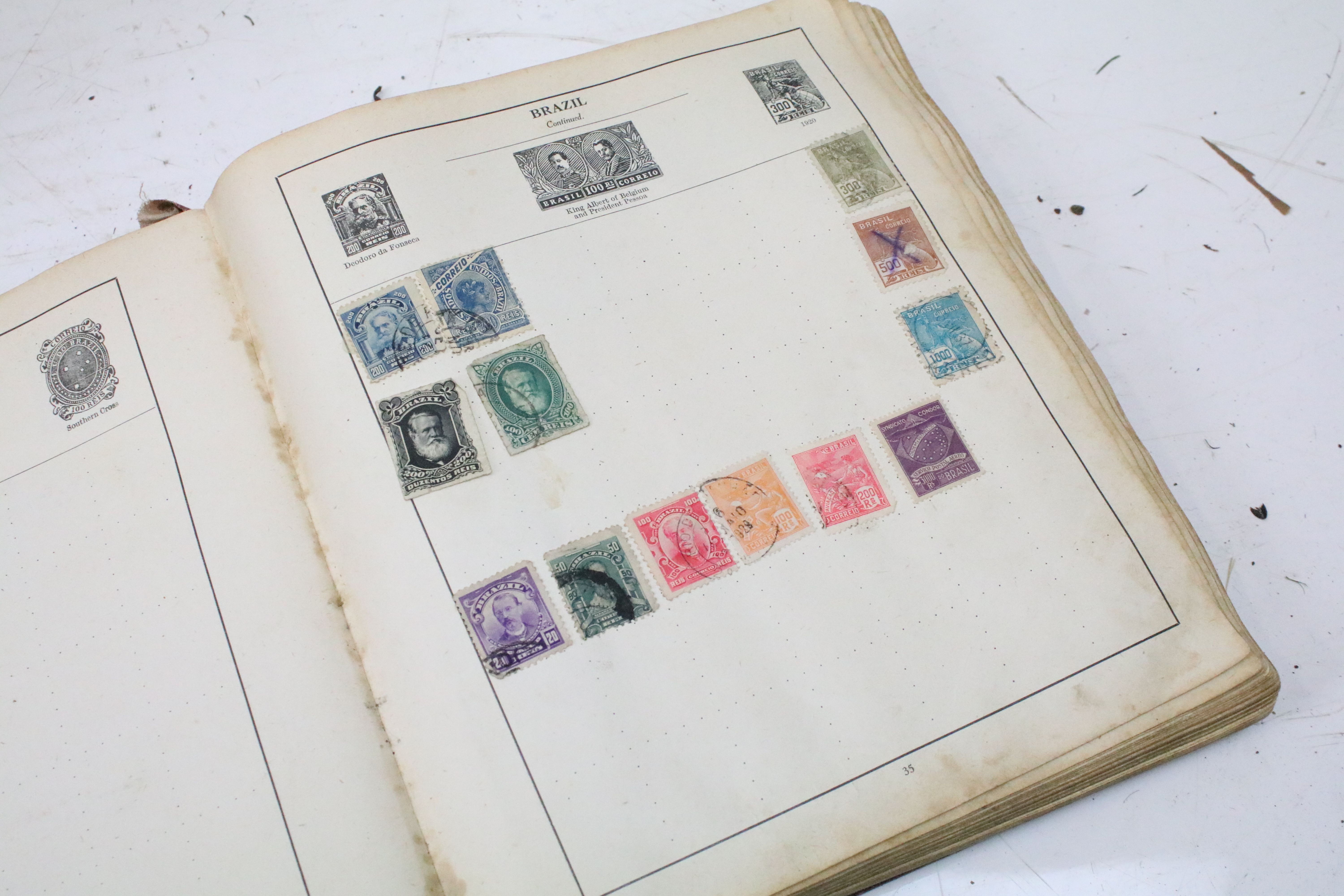 Approximately 100 loose late 20th Century presentation pack stamps, together with an album of - Bild 2 aus 21