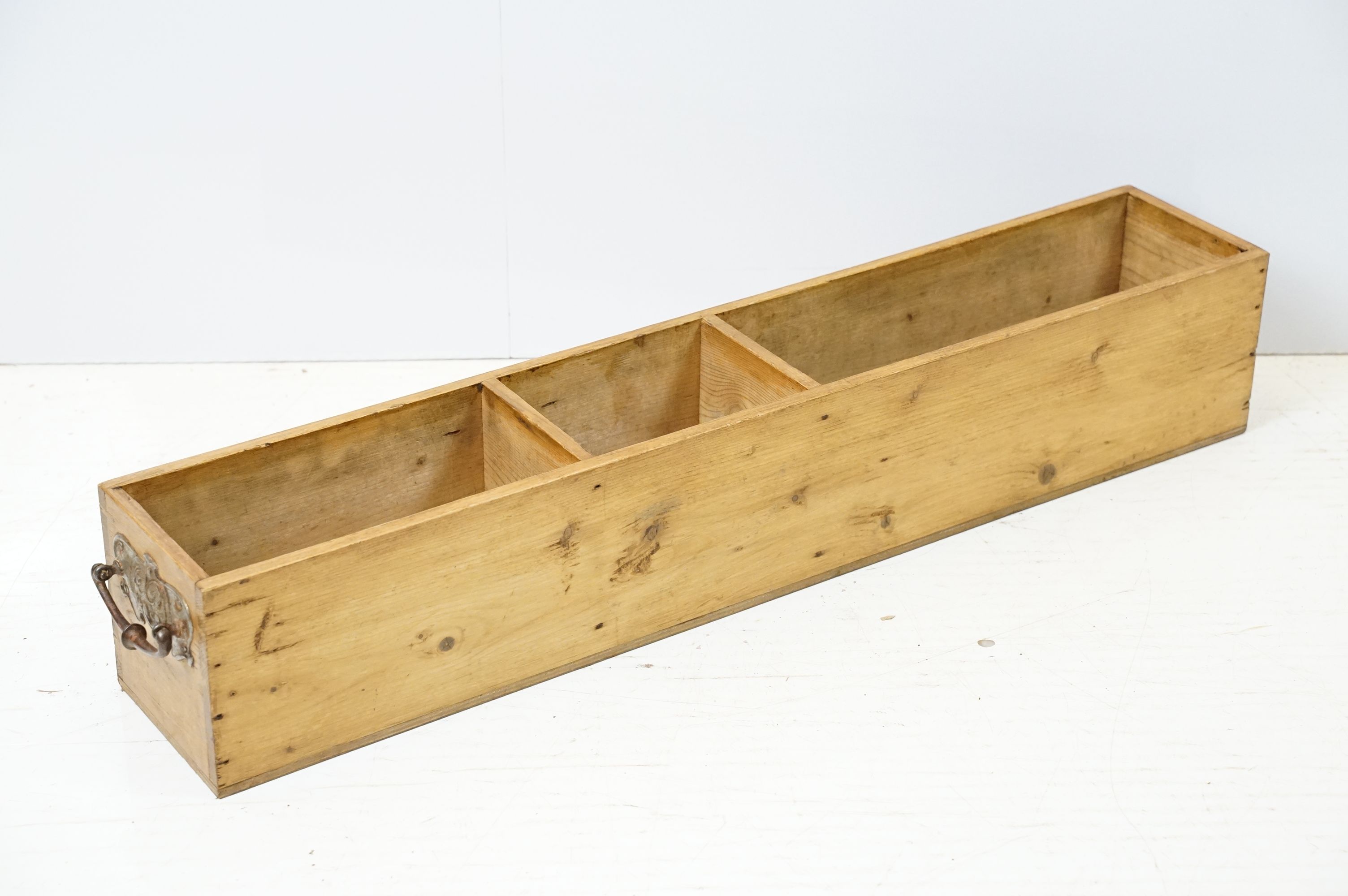 Vintage pine cutlery and condiment box, 12.5cm high x 76cm wide x 13cm deep