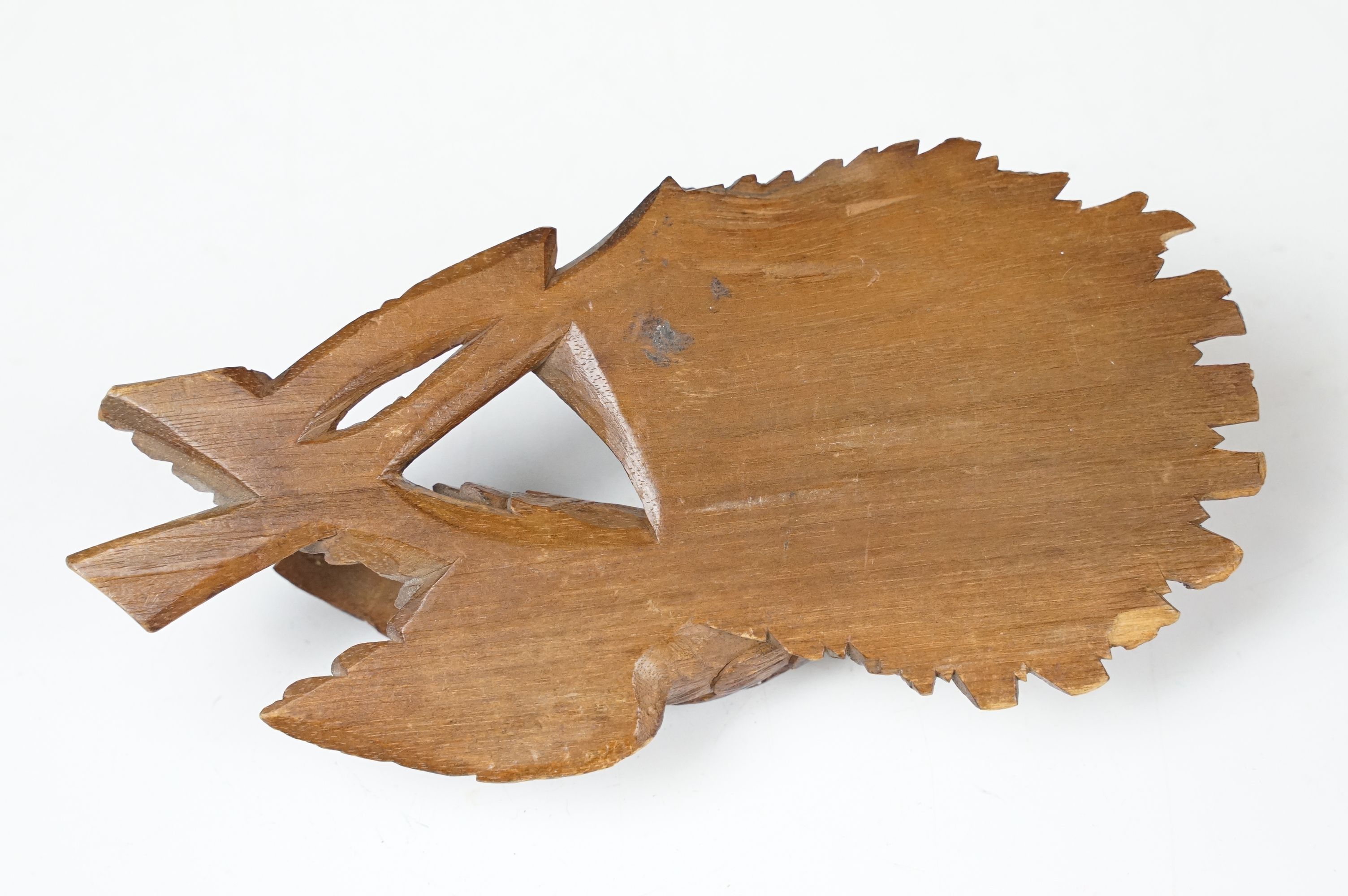 Black Forest carved wooden Wall Pocket in the form of a hunting bag with game bird, approx 18cm high - Bild 4 aus 5