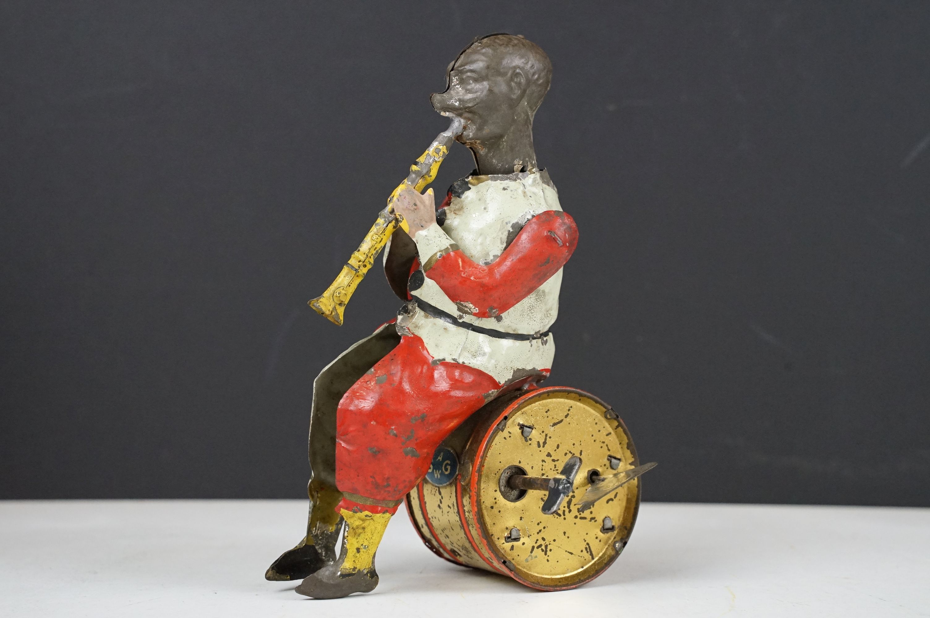 Early 20th century German tinplate clockwork toy, in the manner of Gunthermann, modelled as a - Image 2 of 7