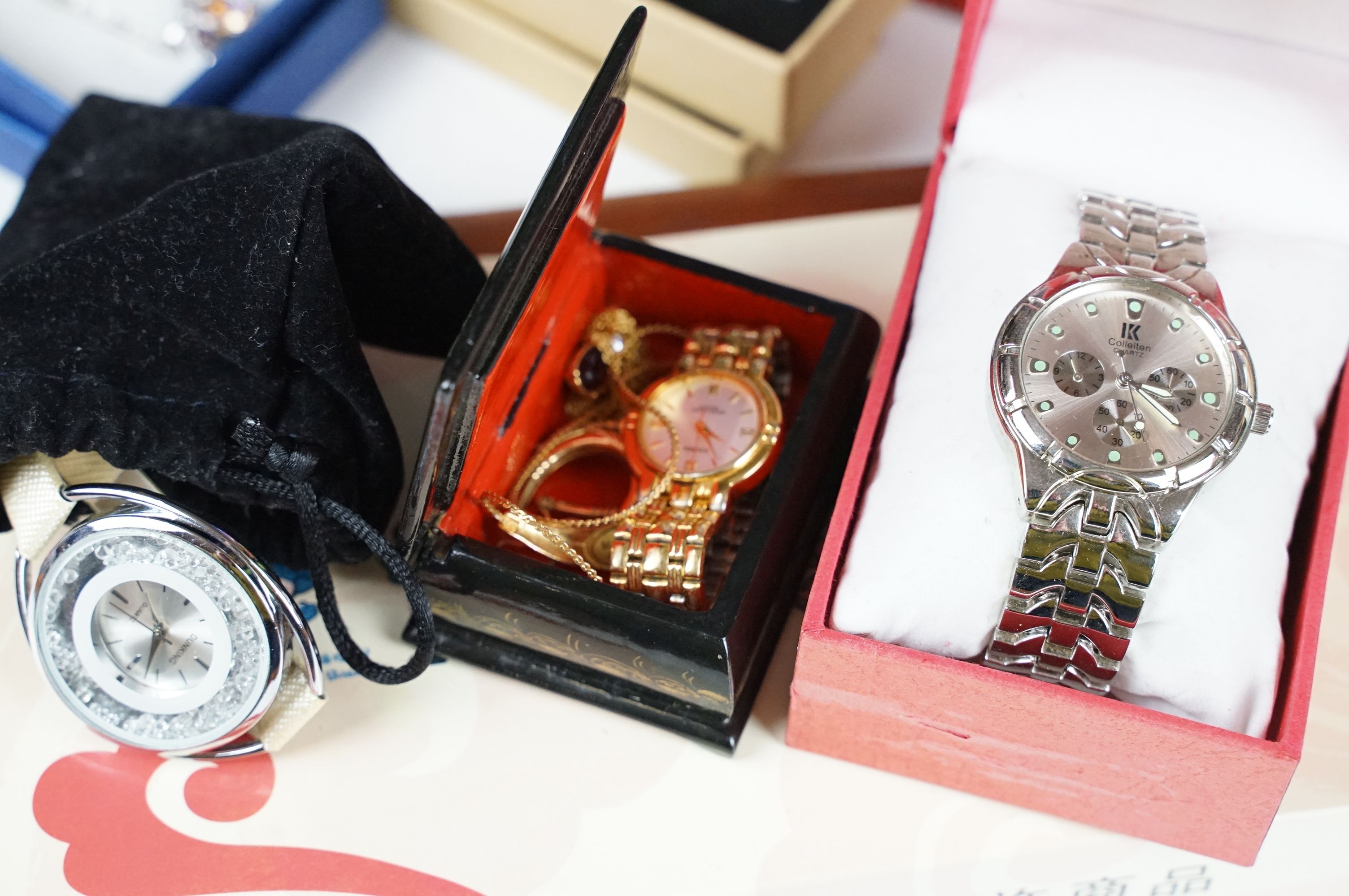 Mixed collectables, jewellery & watches, featuring silver, the lot featuring a Sekonda watch, - Image 4 of 12