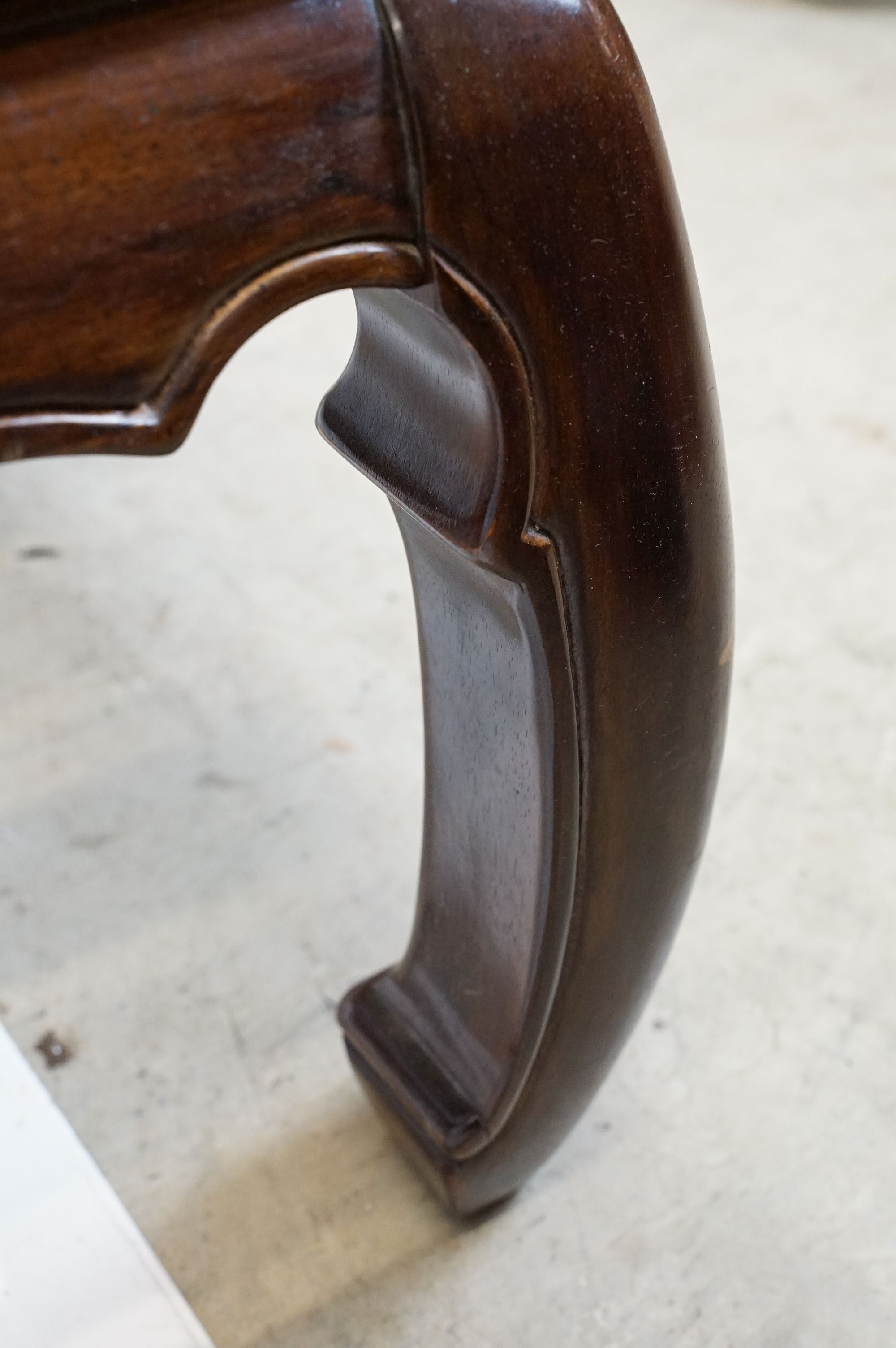 Walnut coffee table, in the Oriental style, with five bevelled glass panels, 44cm high x 96.5cm wide - Image 10 of 11