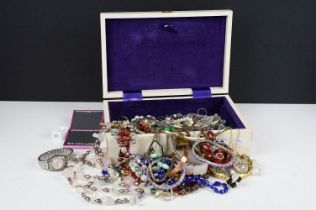 Jewellery box and contents, including silver