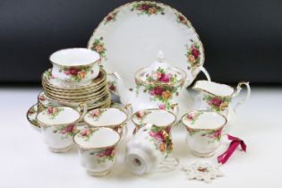 Royal Albert 'Old Country Roses' tea set to include teapot, 6 cups & saucers, 6 tea plates, milk