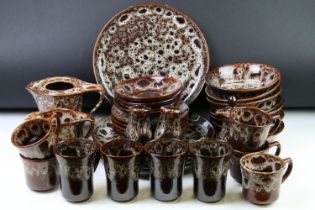 Kernewek Pottery Ltd of Cornwall - Brown glazed tea & dinner ware to include teapot, teacups / mugs,