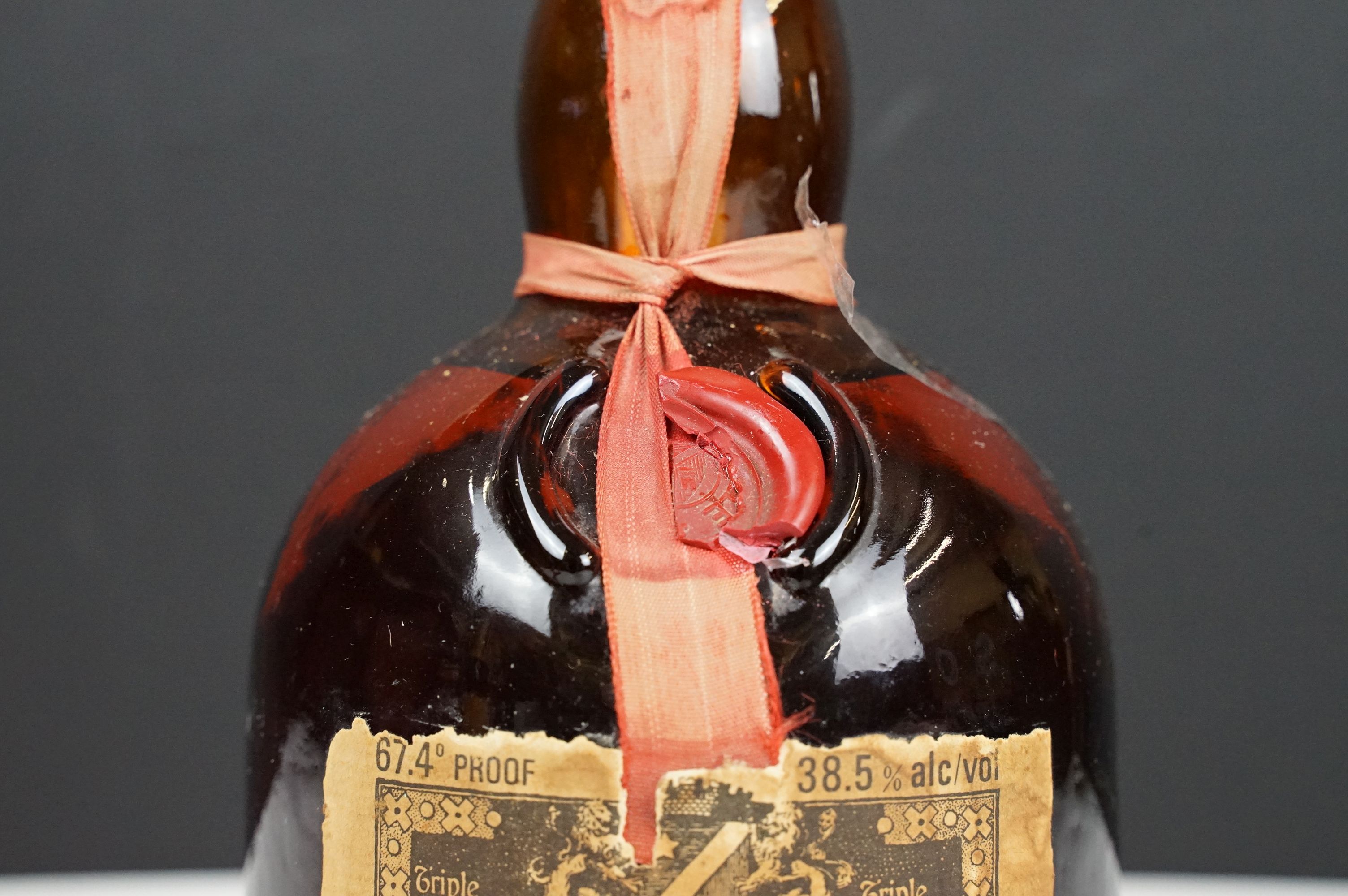 Orange and Fine Old Grand Marnier Cognac Brandy liquor. 67.4% proof 24 2/3 fl oz. Sealed. Circa - Image 3 of 6