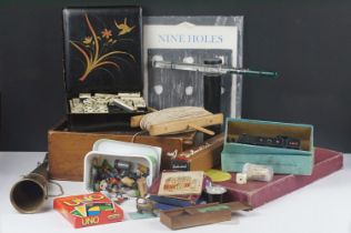 Collection of mixed toys, games & collectibles to include antique examples, featuring a quantity