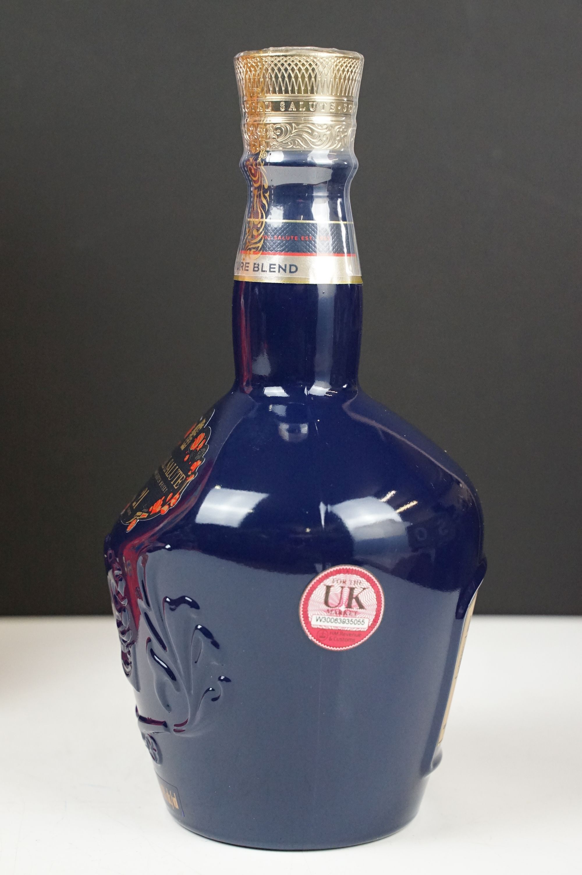 A bottle of Royal Salute 21 year old blended scotch whisky signature blend. 70cl, 40% vol. In - Image 6 of 9