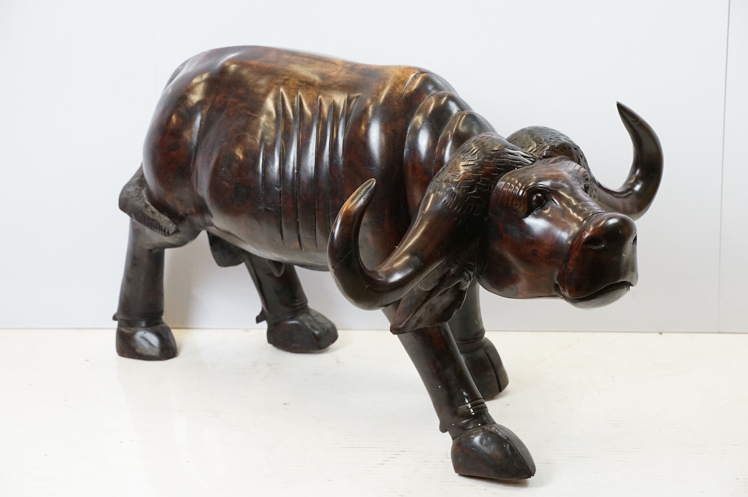 Hardwood carved figure of a water buffalo, 57cm high x 109cm long x 33cm deep - Image 7 of 9