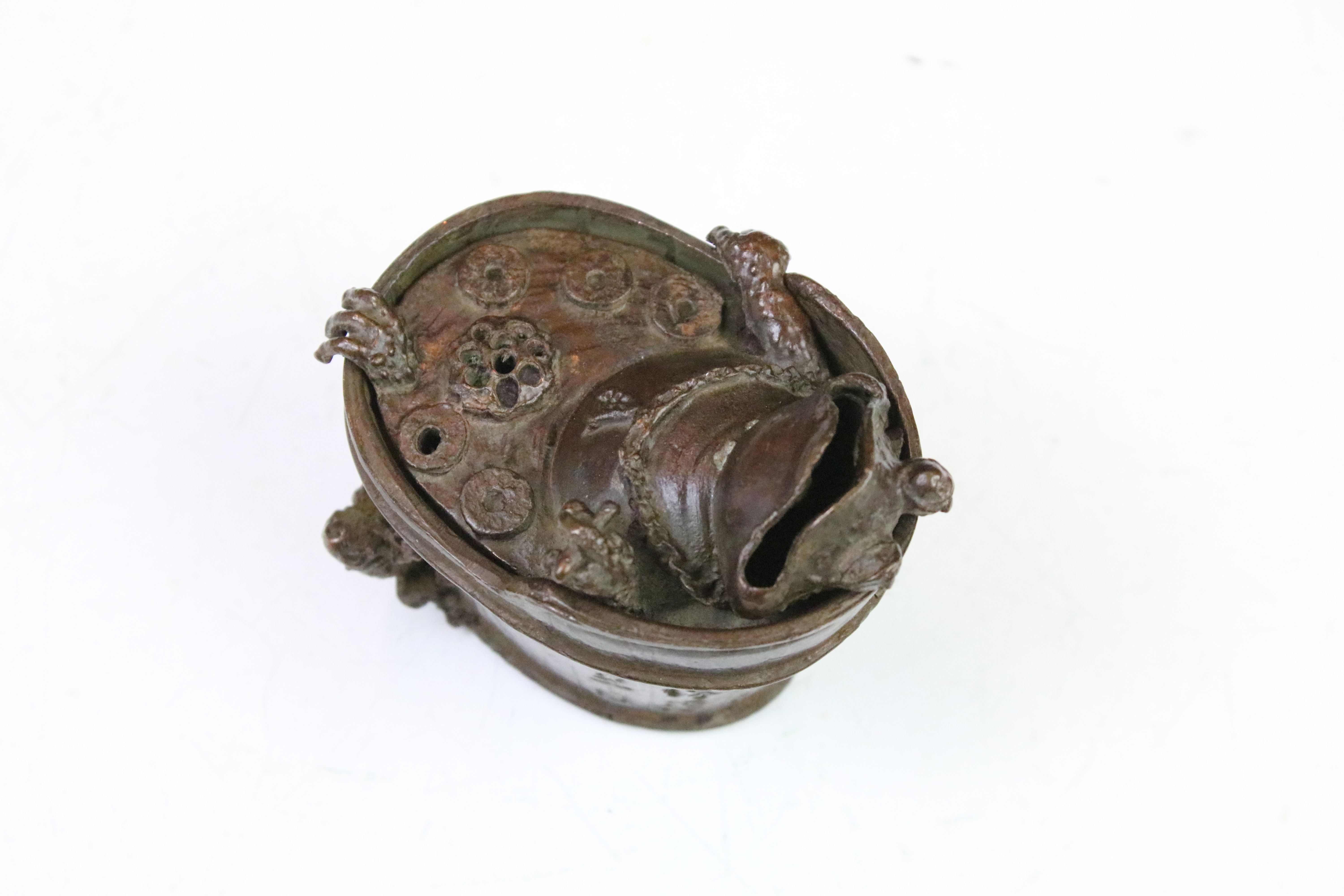 Chinese copper incense burner in the form of a toad bathing in a bathtub, with character marks. - Image 2 of 3