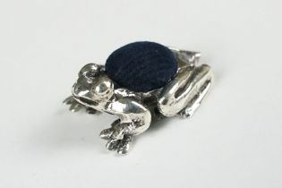 Silver frog pincushion, 2cm long