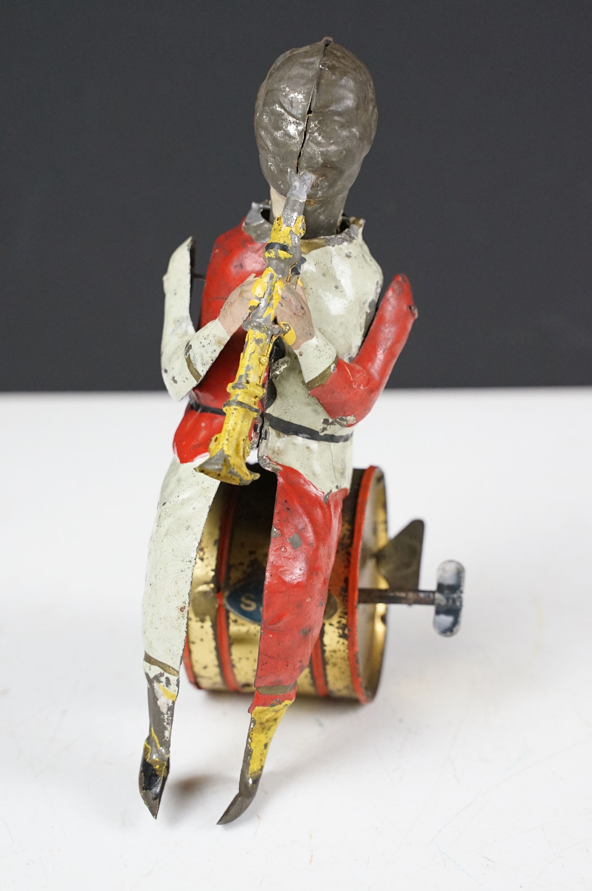 Early 20th century German tinplate clockwork toy, in the manner of Gunthermann, modelled as a - Image 3 of 7