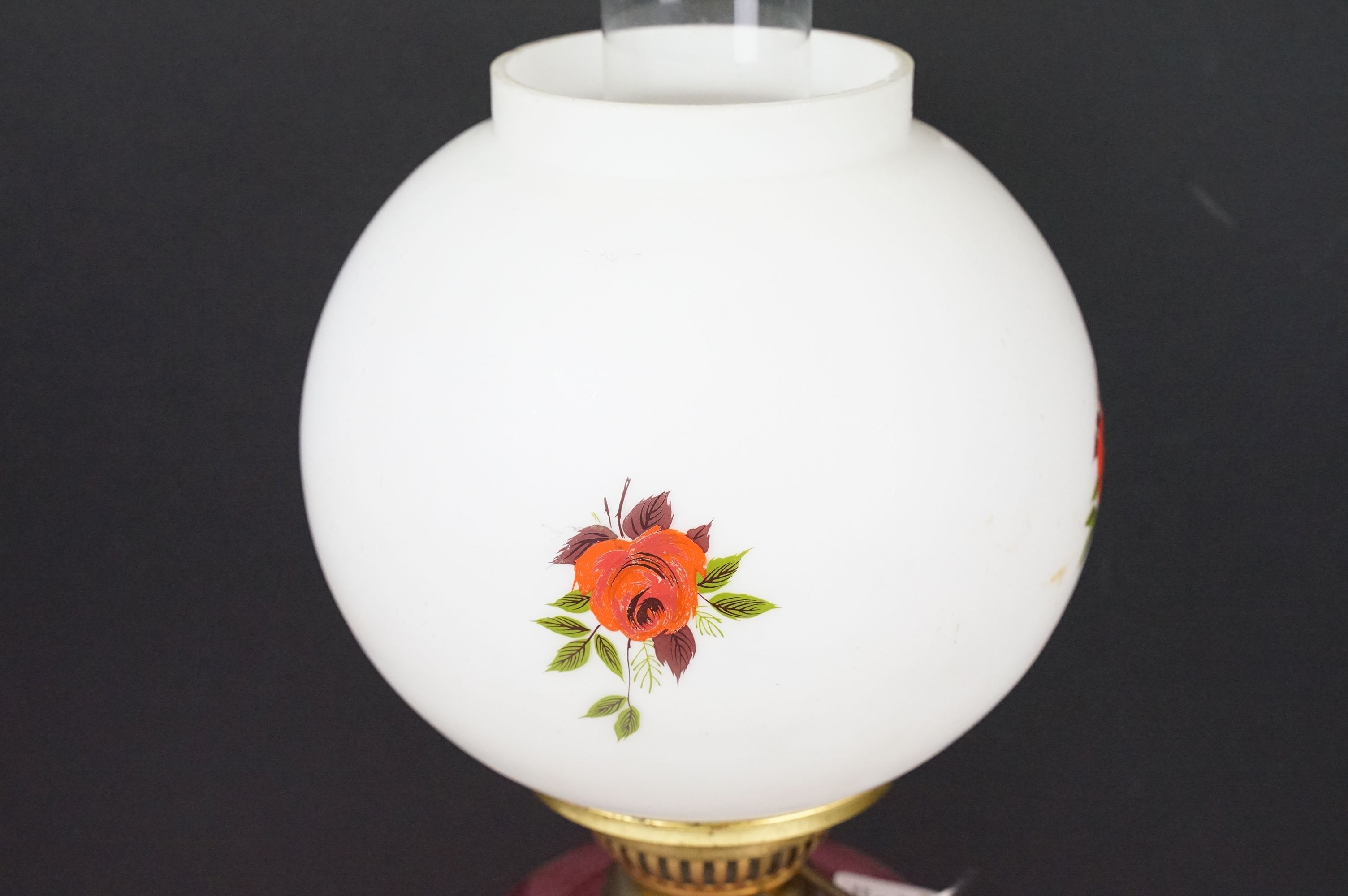 Early 20th century brass oil lamp, the white glass shade with floral detail, with cranberry glass - Image 6 of 7