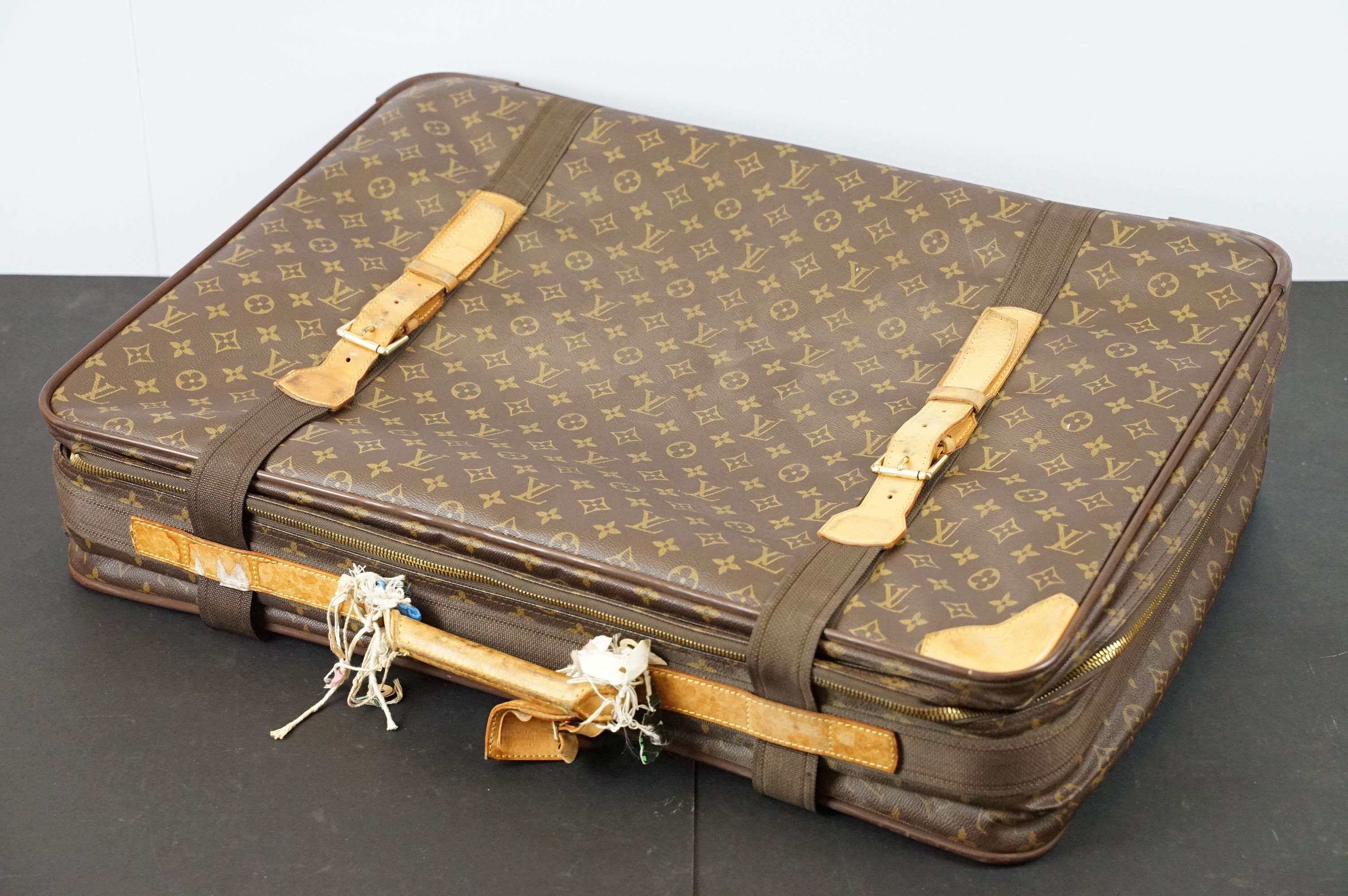 Louis Vuitton - Satellite suitcase having a monogrammed body with two canvas straps and brown - Image 4 of 18