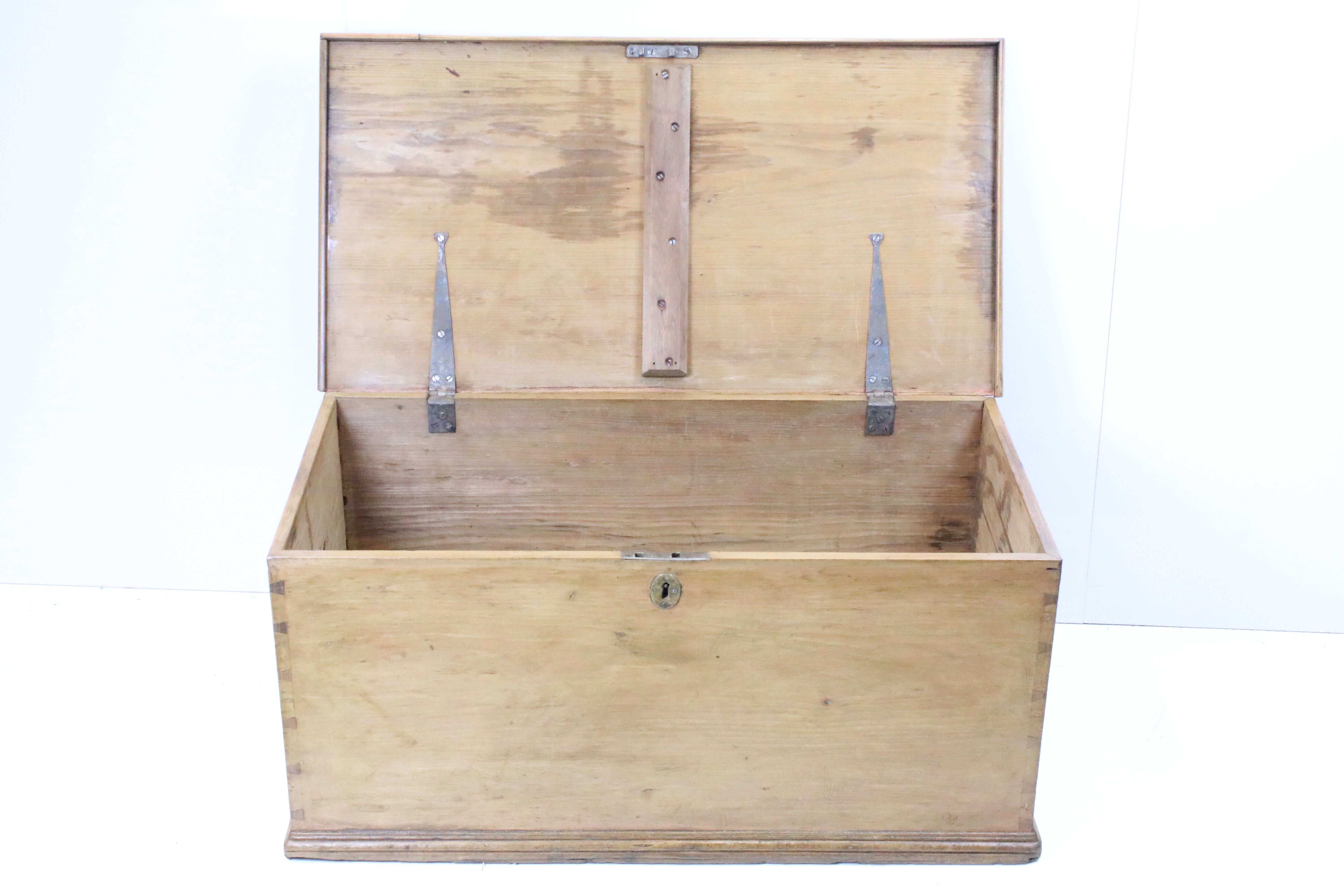 Victorian pine blanket box, 40cm high x 86cm wide x 45cm deep - Image 2 of 5